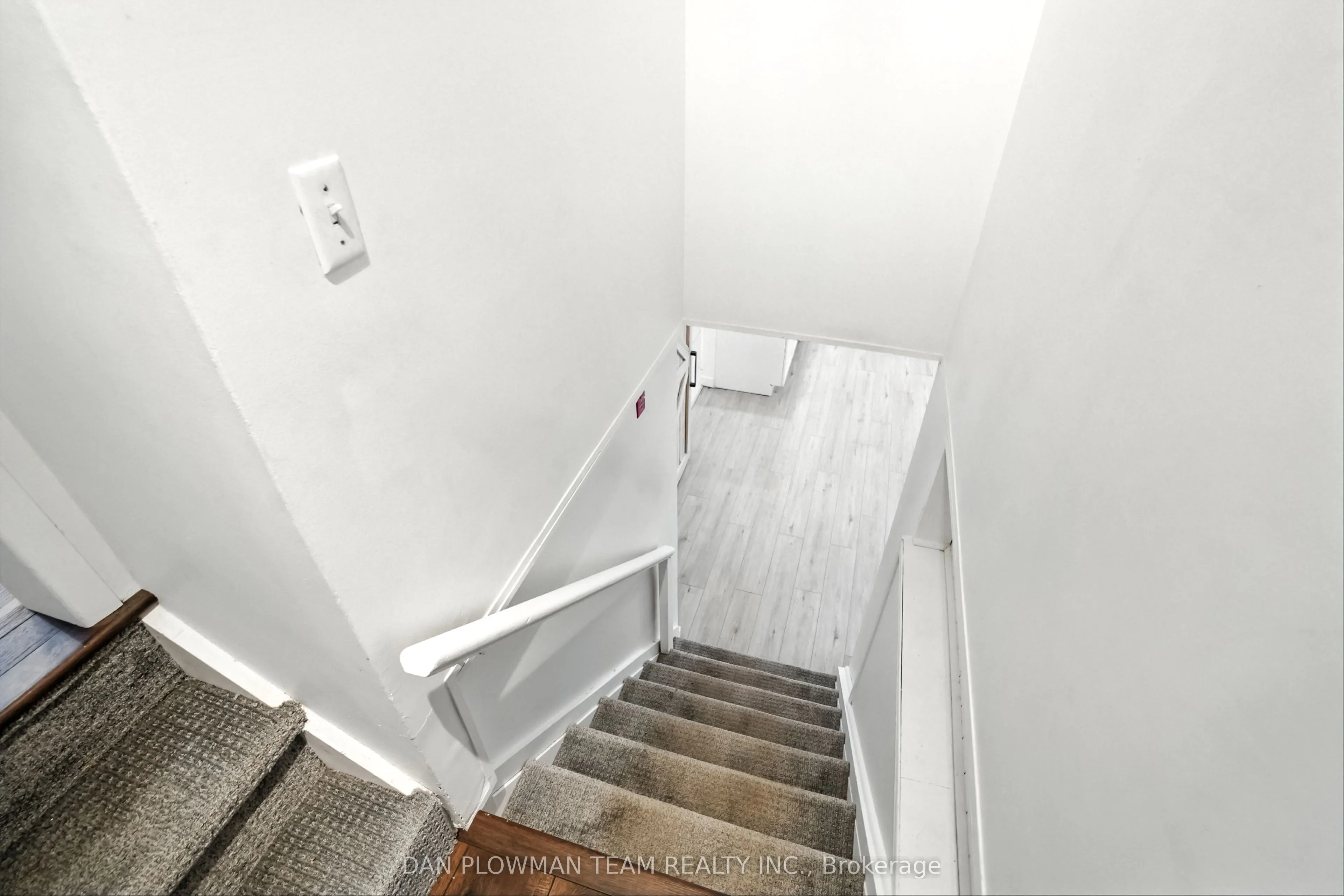 10272 County Rd 2 Road