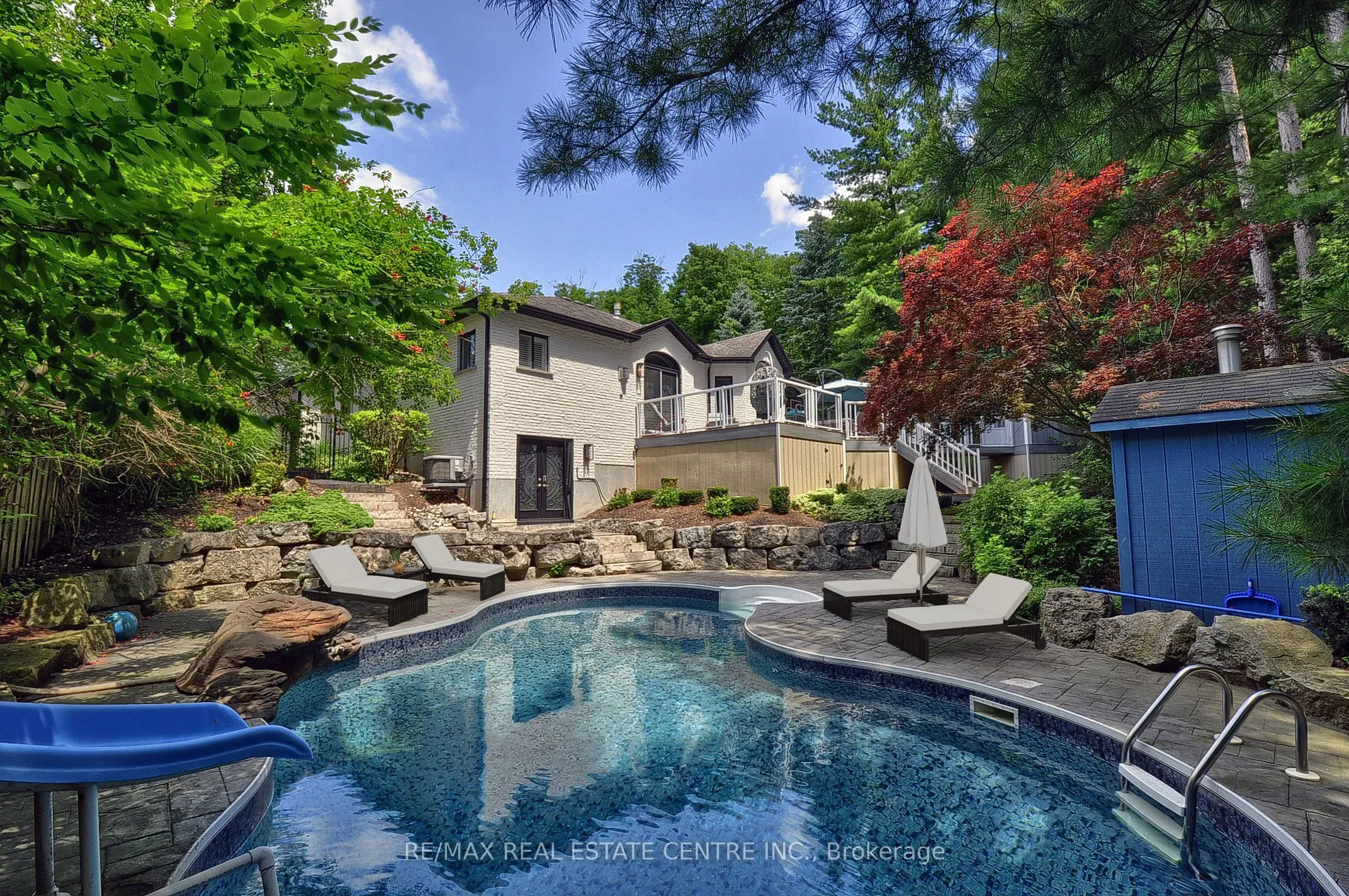 27 Woodmans Court