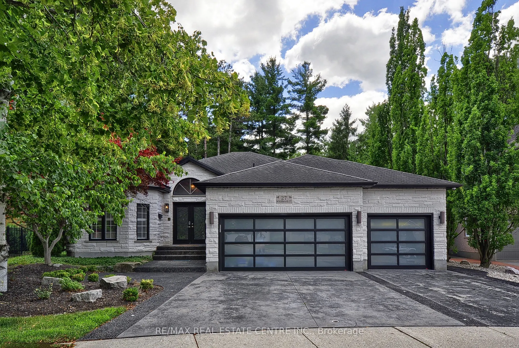 27 Woodmans Court