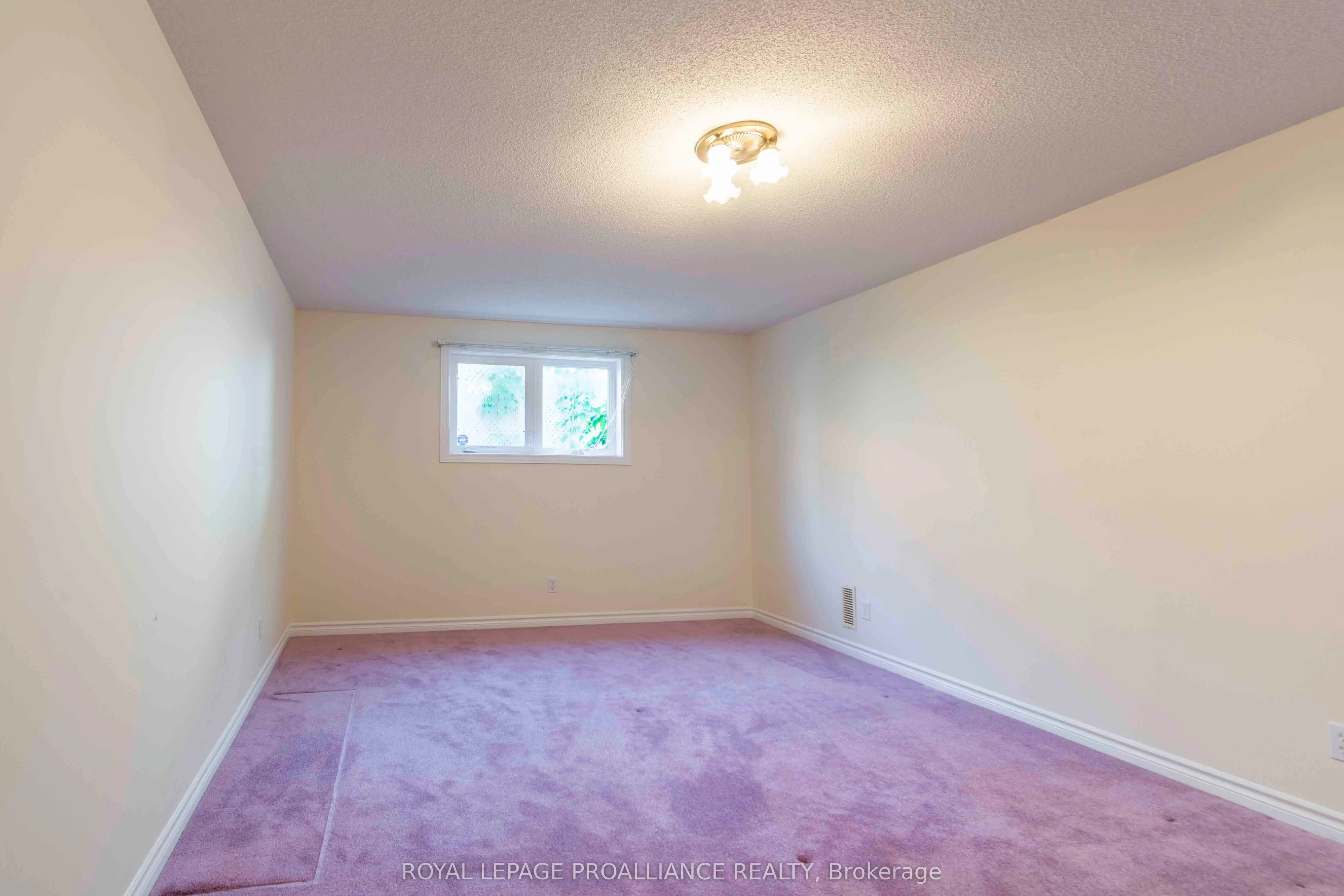 34 Edgeview Drive