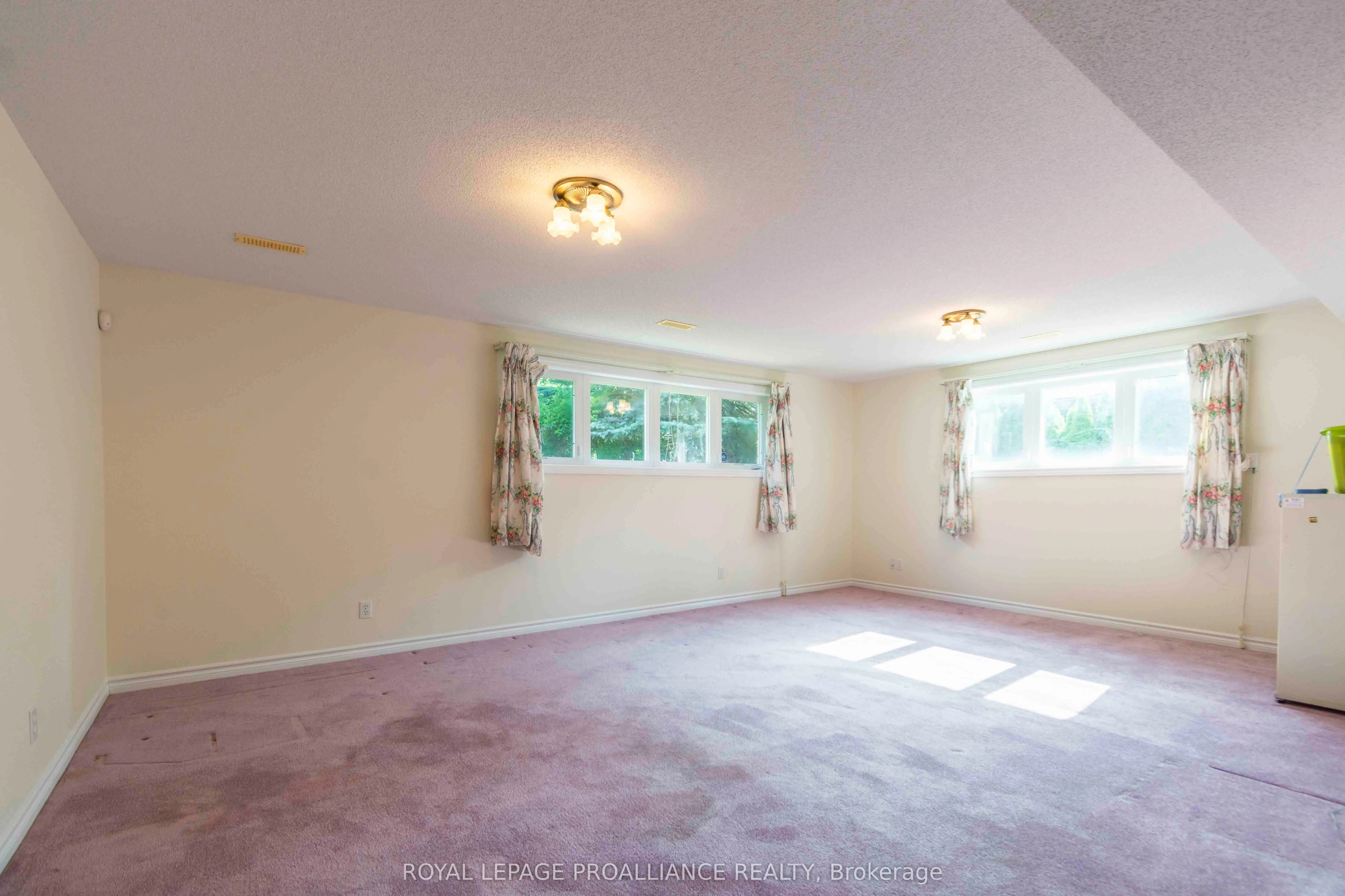 34 Edgeview Drive