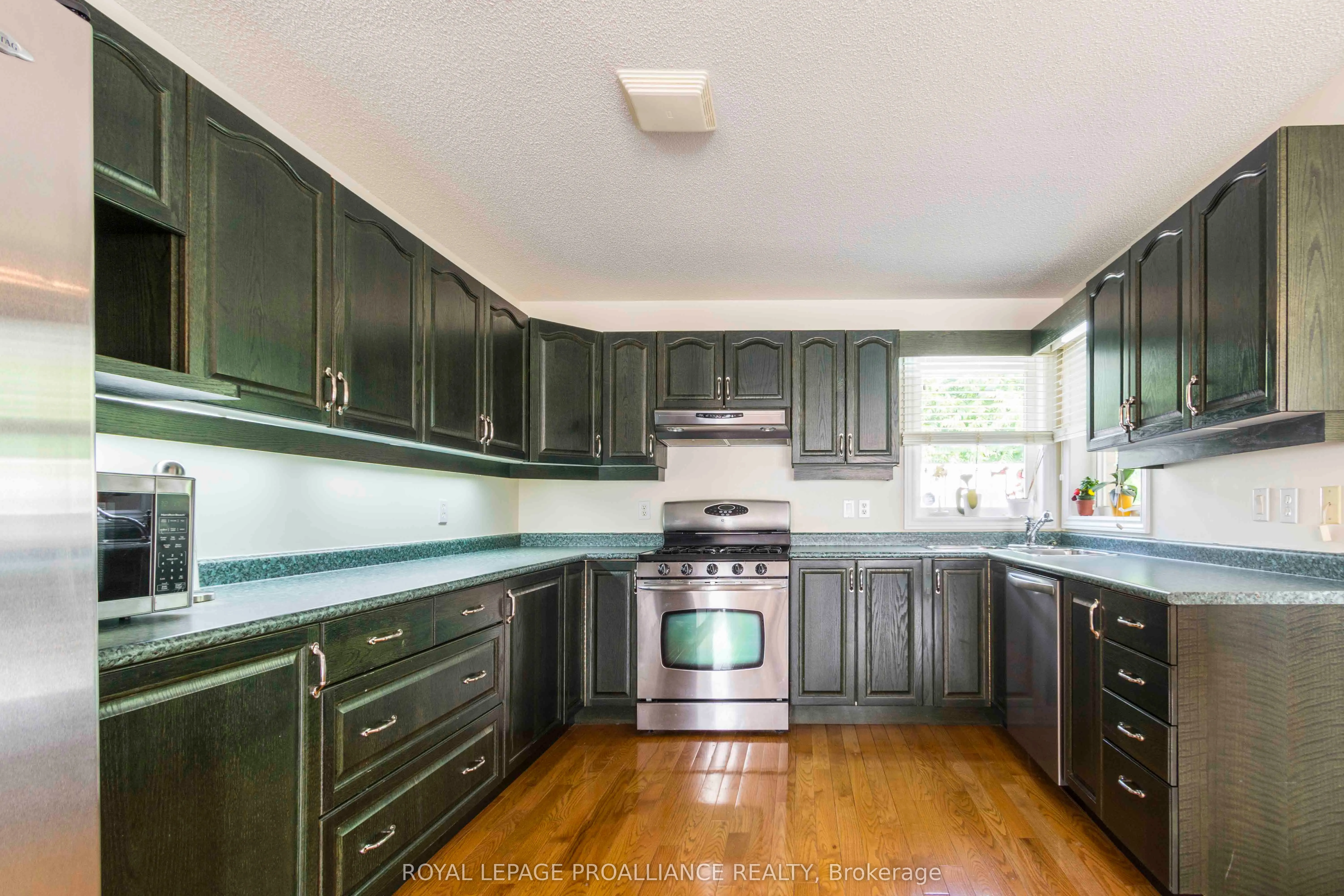34 Edgeview Drive