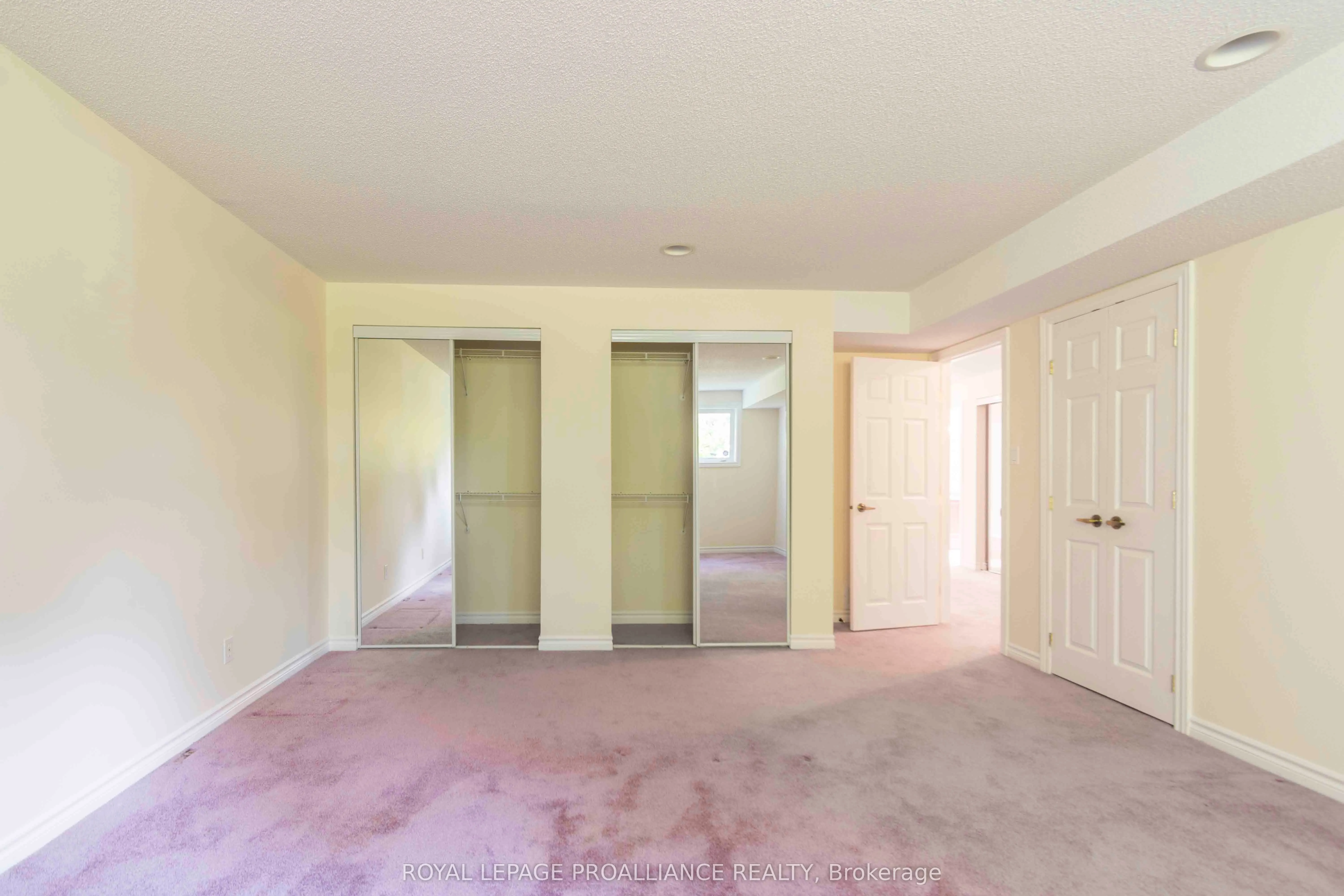 34 Edgeview Drive