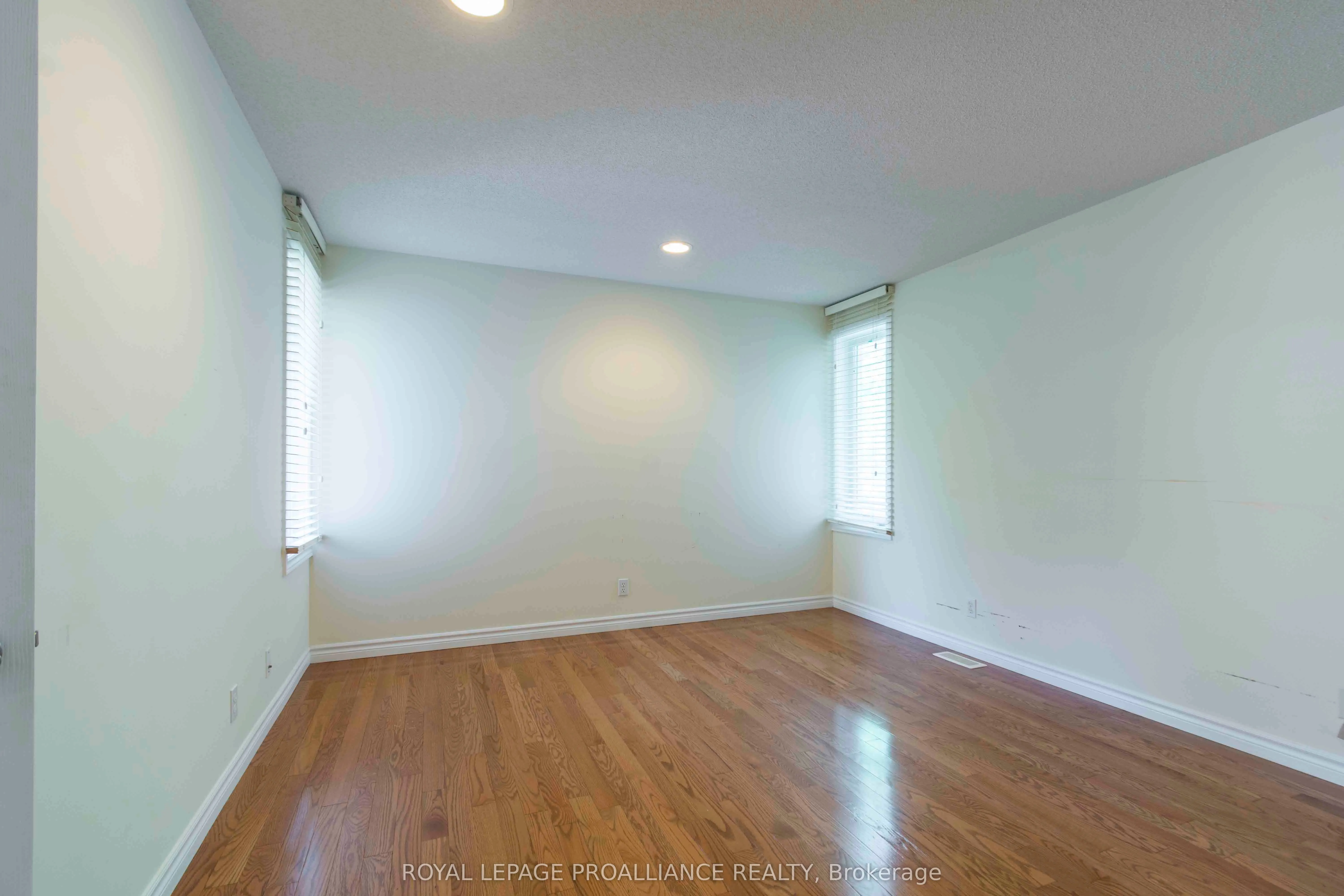 34 Edgeview Drive