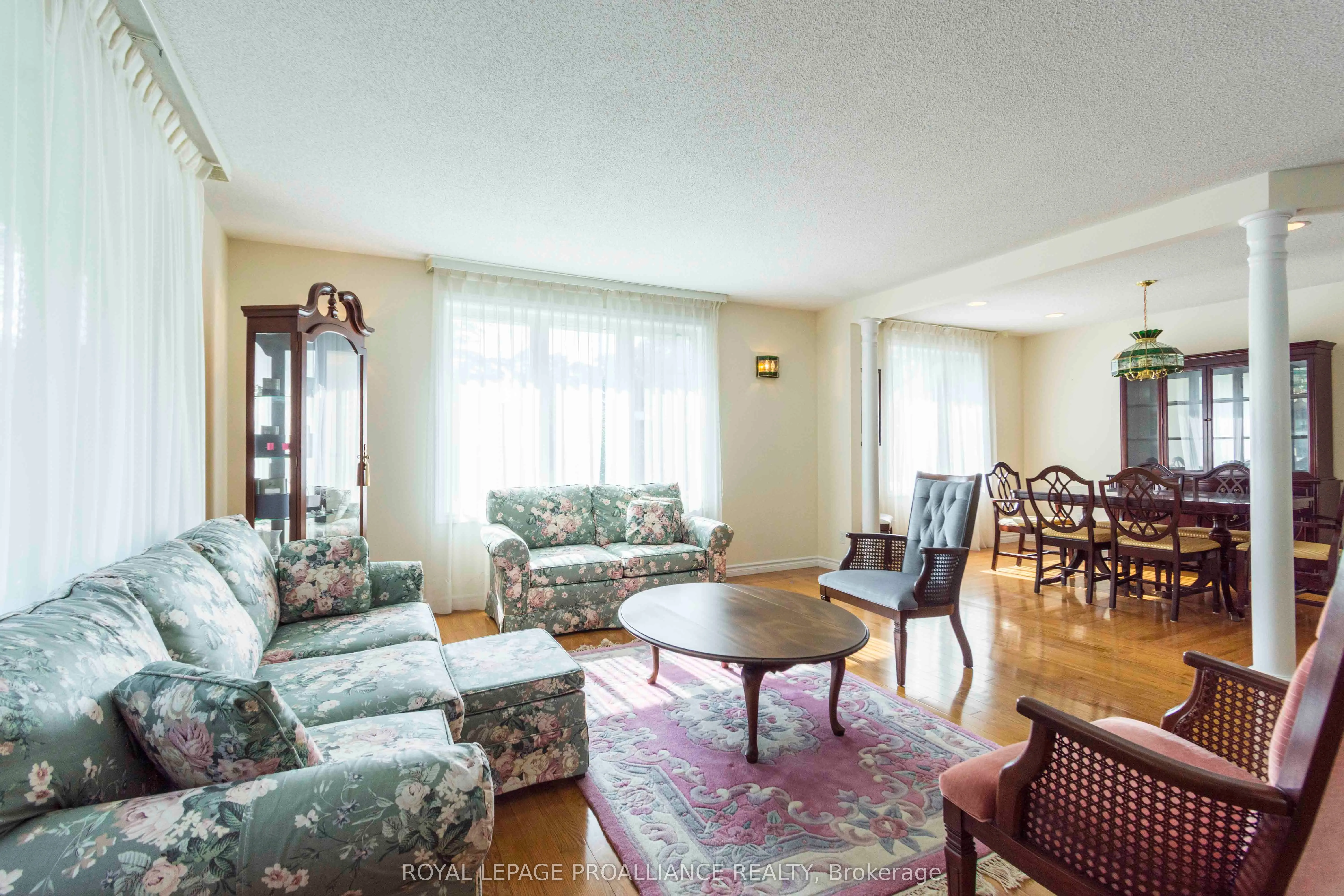 34 Edgeview Drive