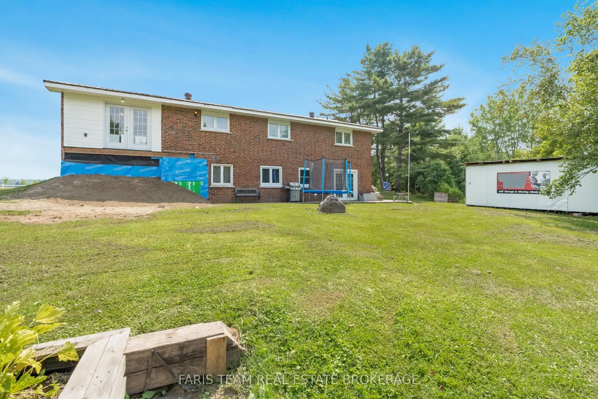1105 Fraserburg Road