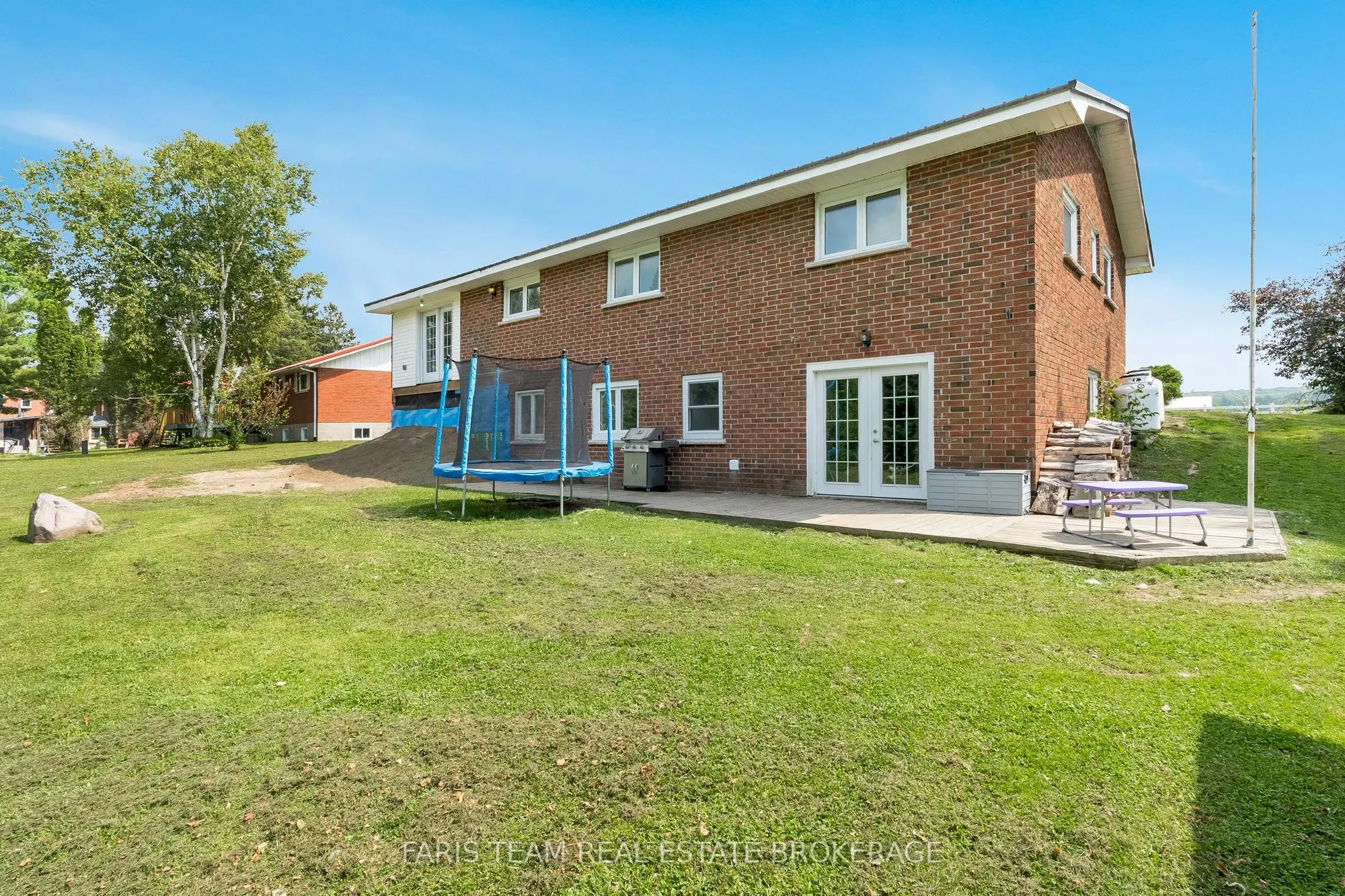 1105 Fraserburg Road