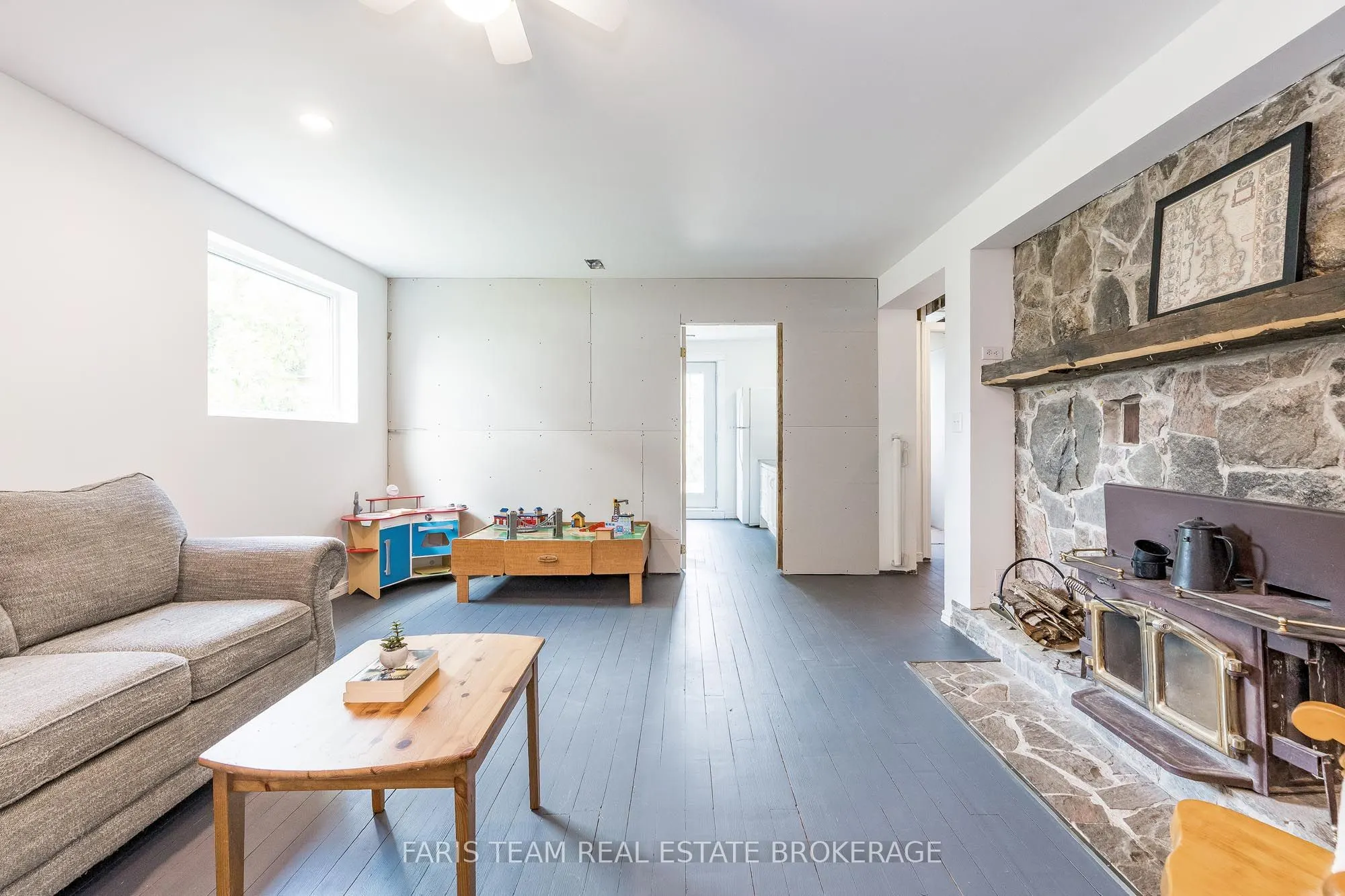 1105 Fraserburg Road