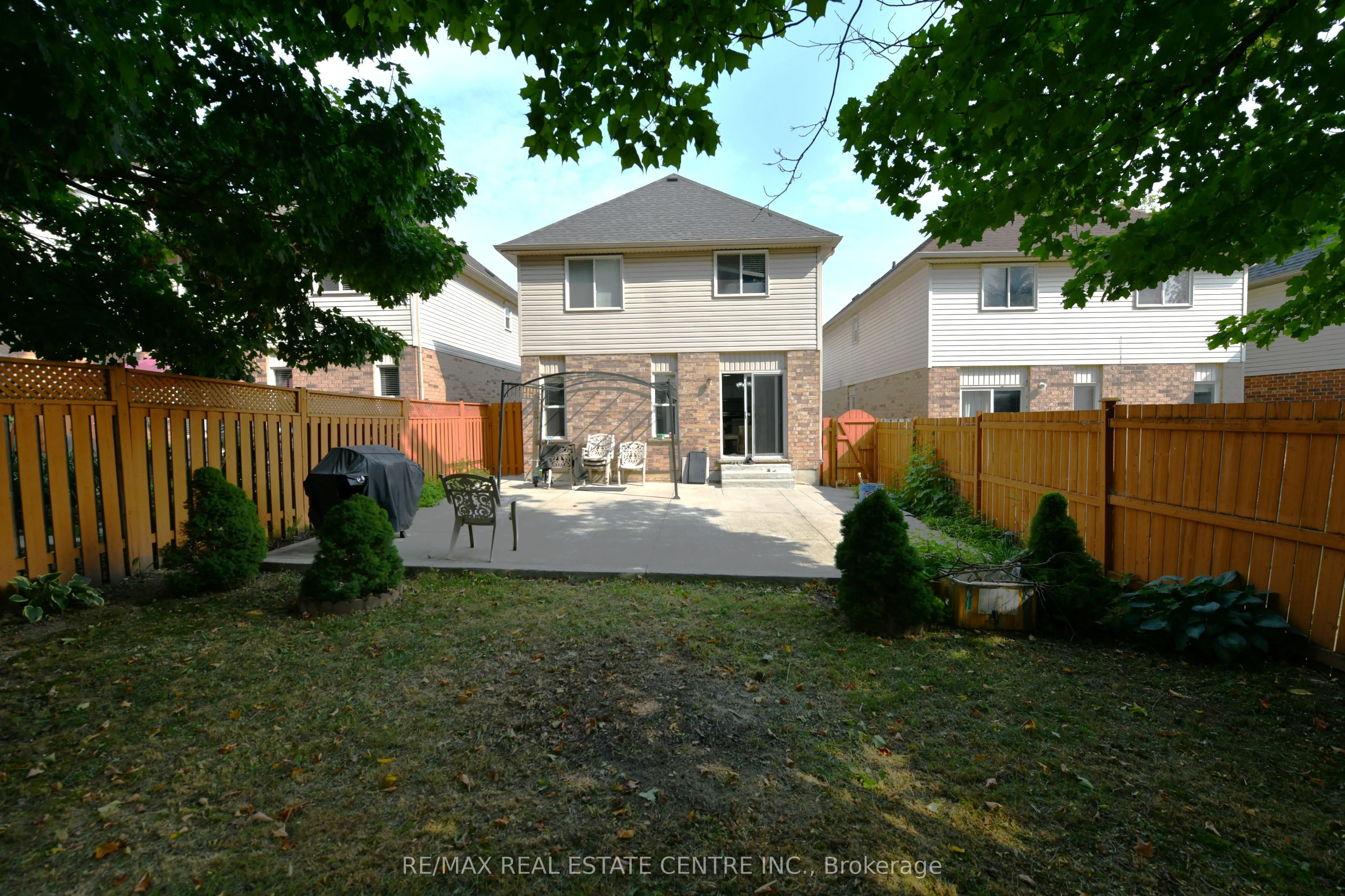 260 Bridlewreath Street