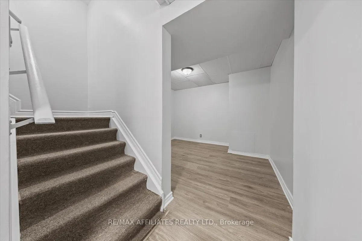 300 Sweetfern Crescent