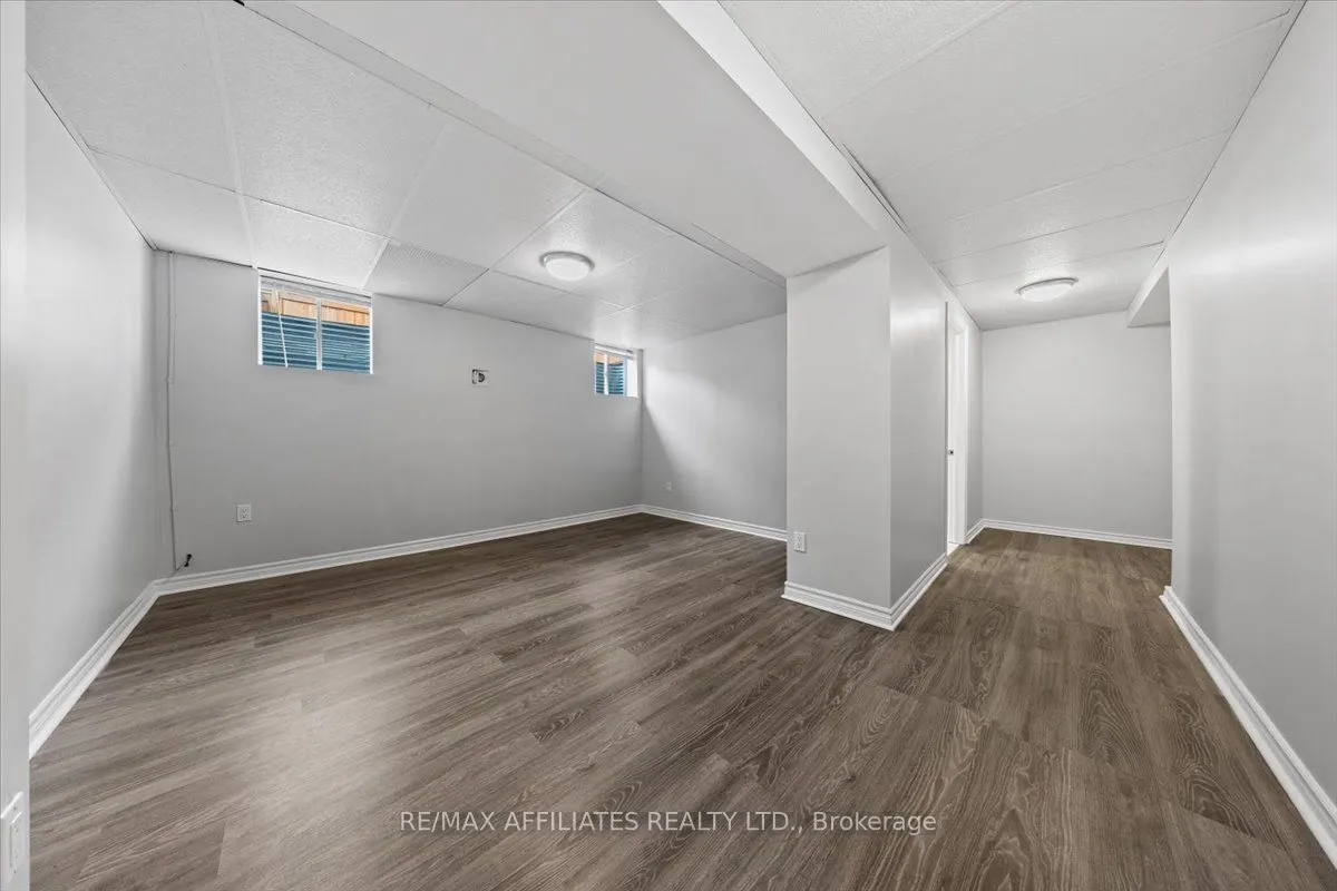 300 Sweetfern Crescent
