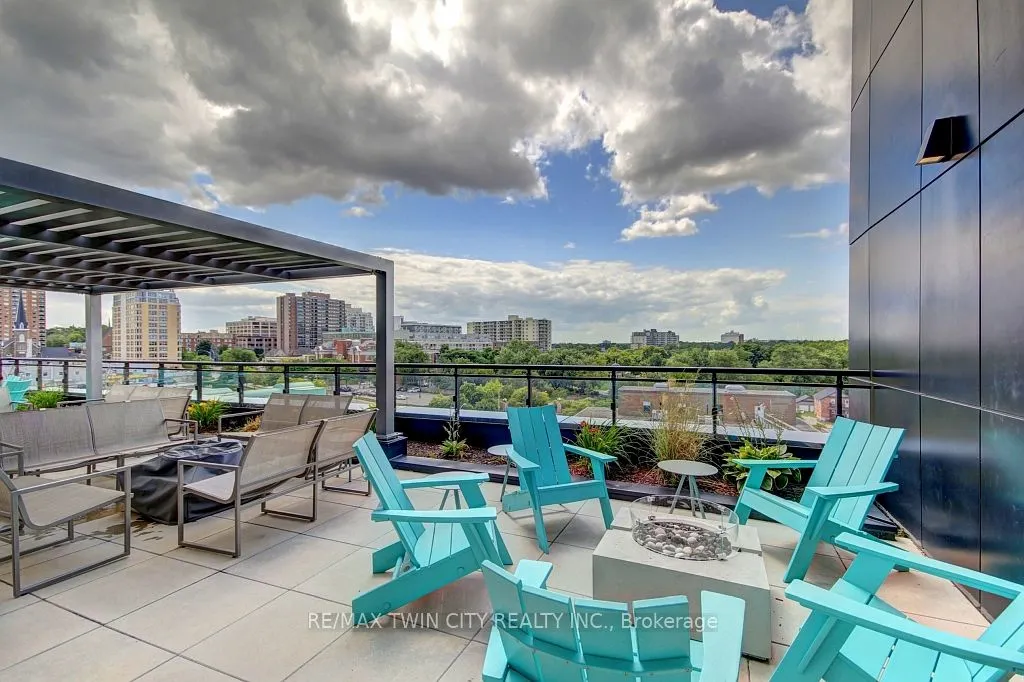 60 Charles Street W, #1805