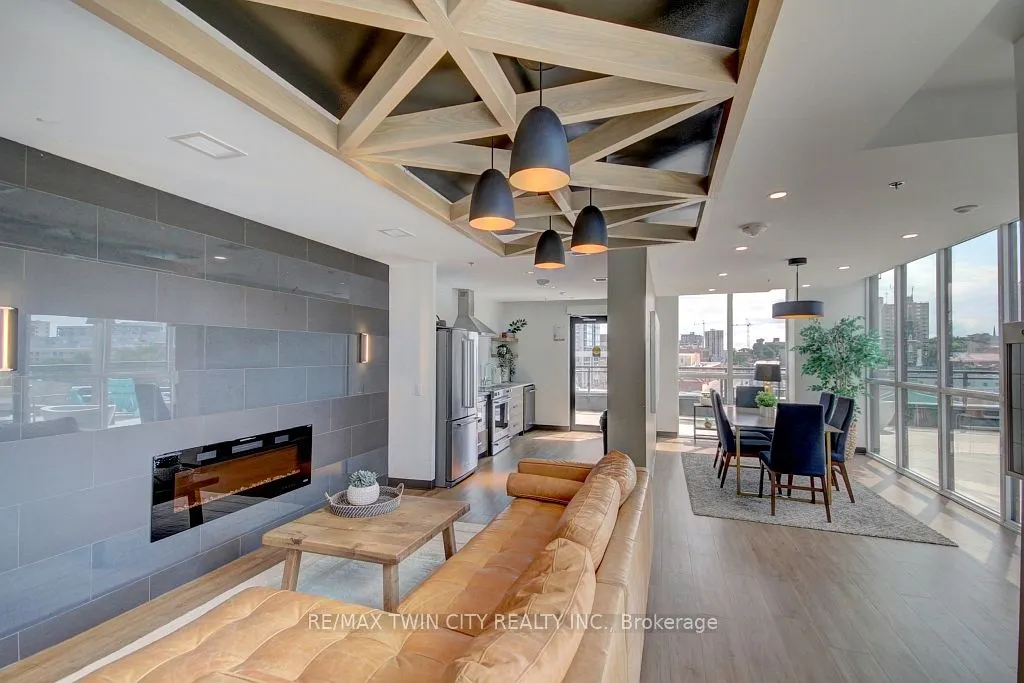 60 Charles Street W, #1805