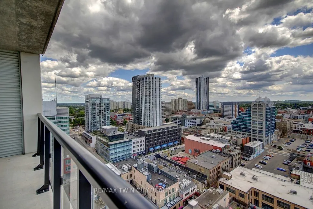 60 Charles Street W, #1805