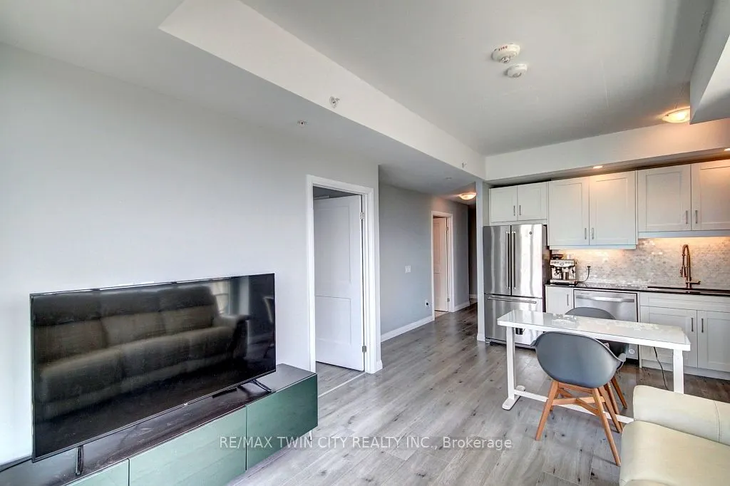 60 Charles Street W, #1805