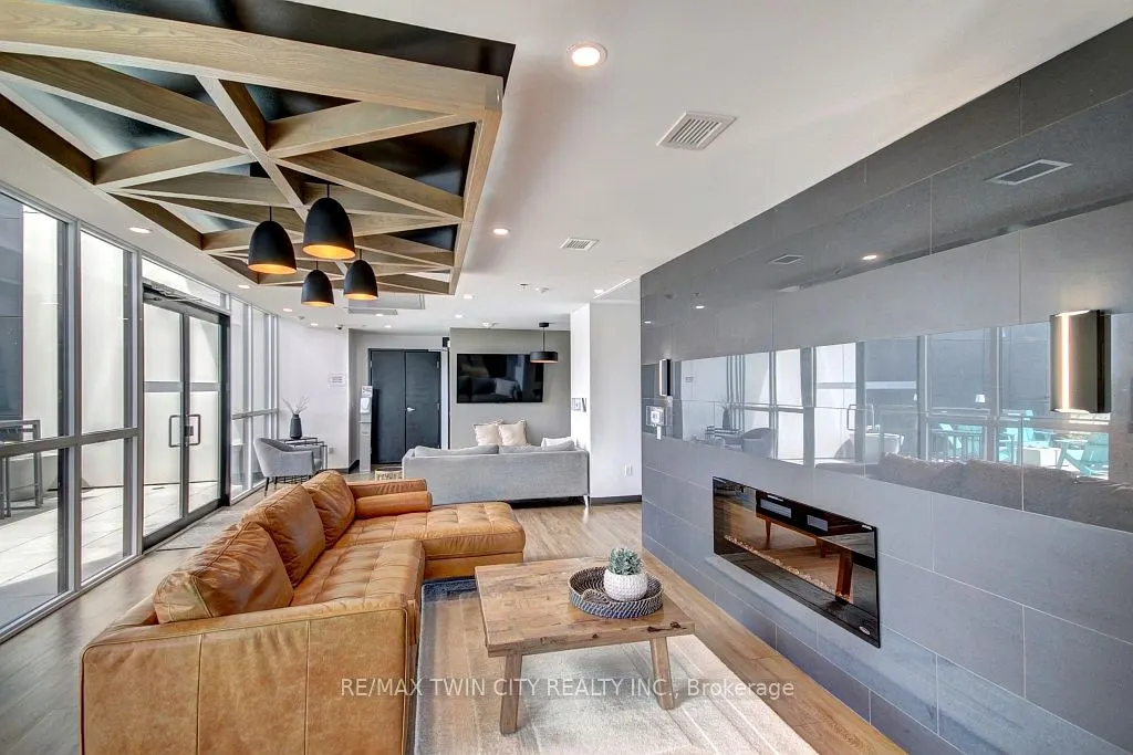 60 Charles Street W, #1805