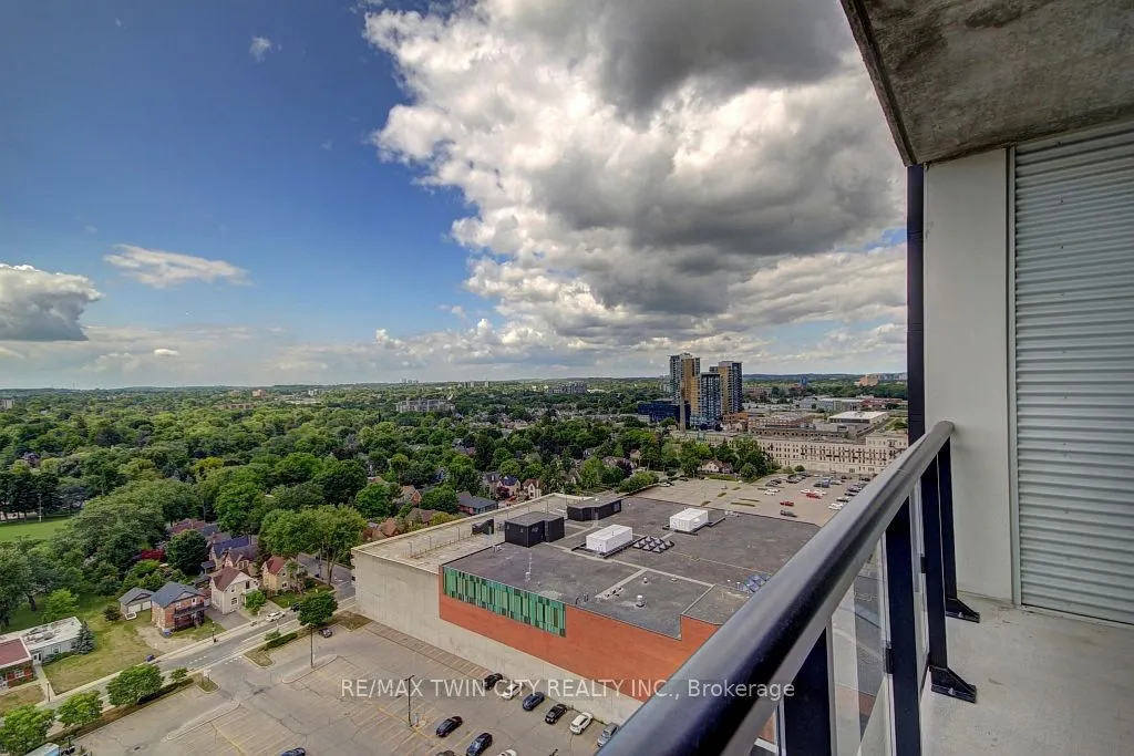 60 Charles Street W, #1805