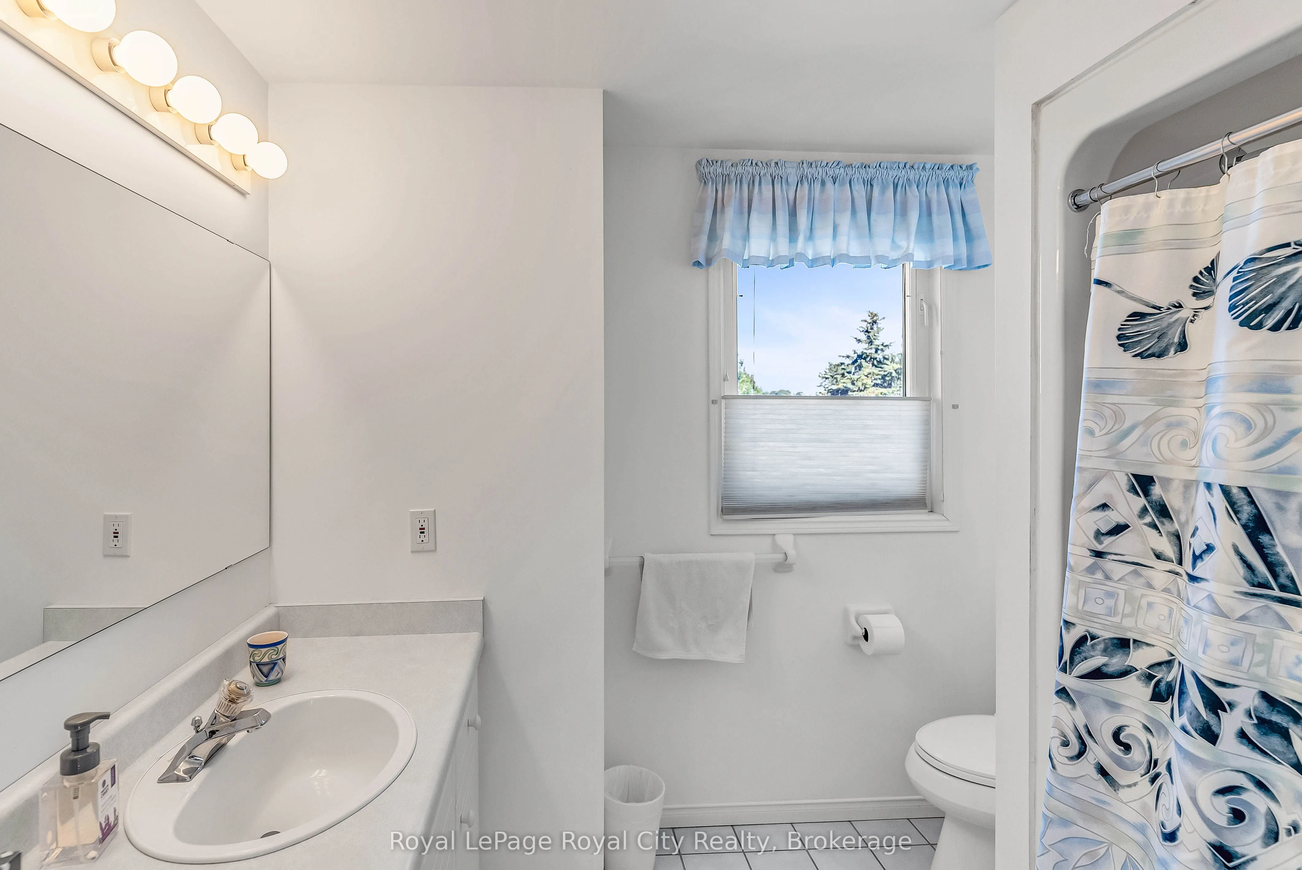 61 Waxwing Crescent