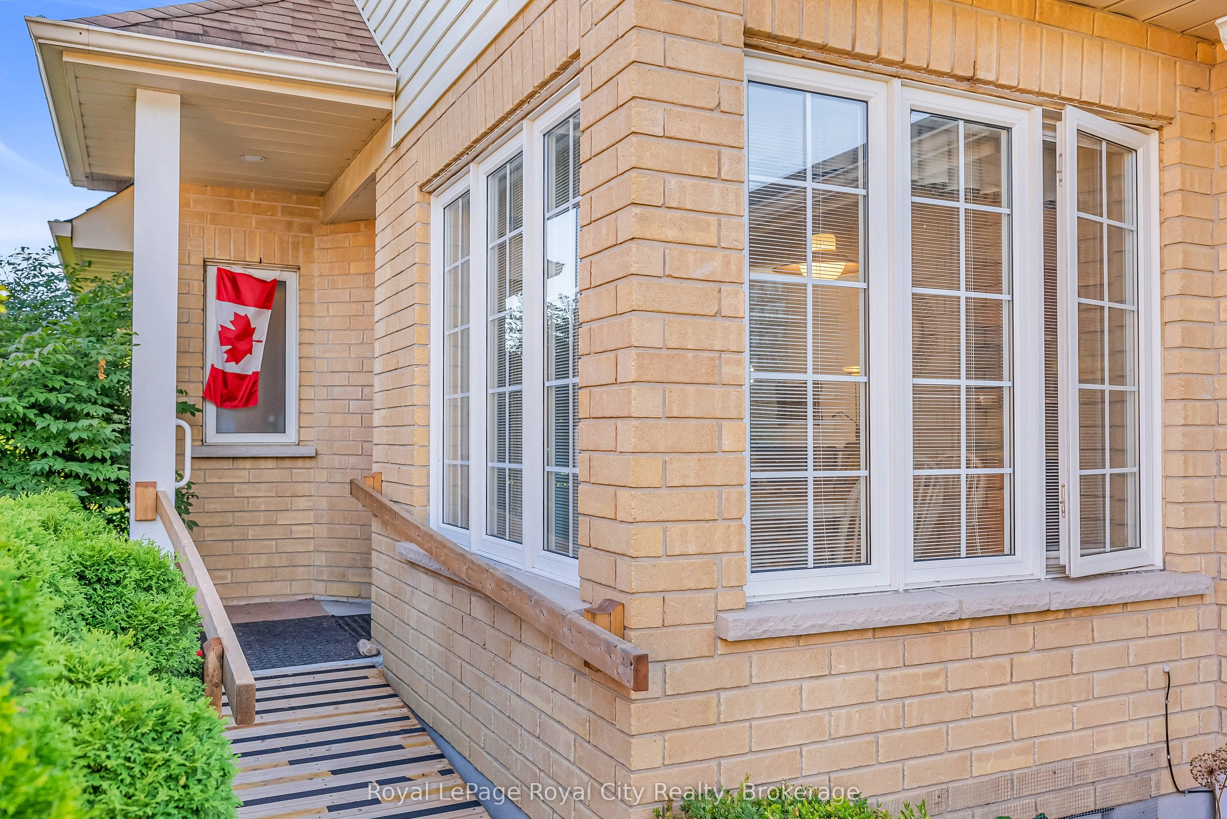 61 Waxwing Crescent