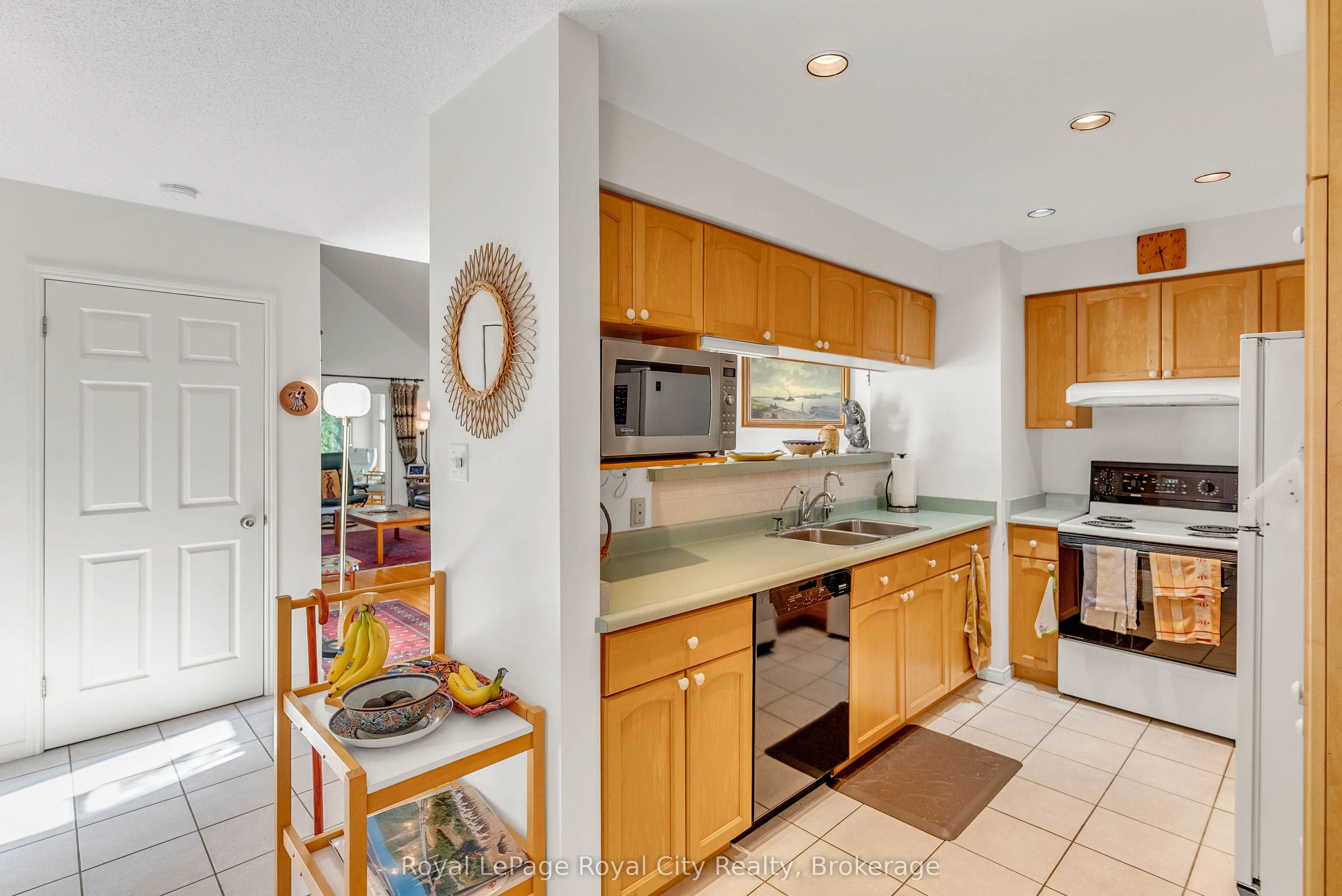 61 Waxwing Crescent