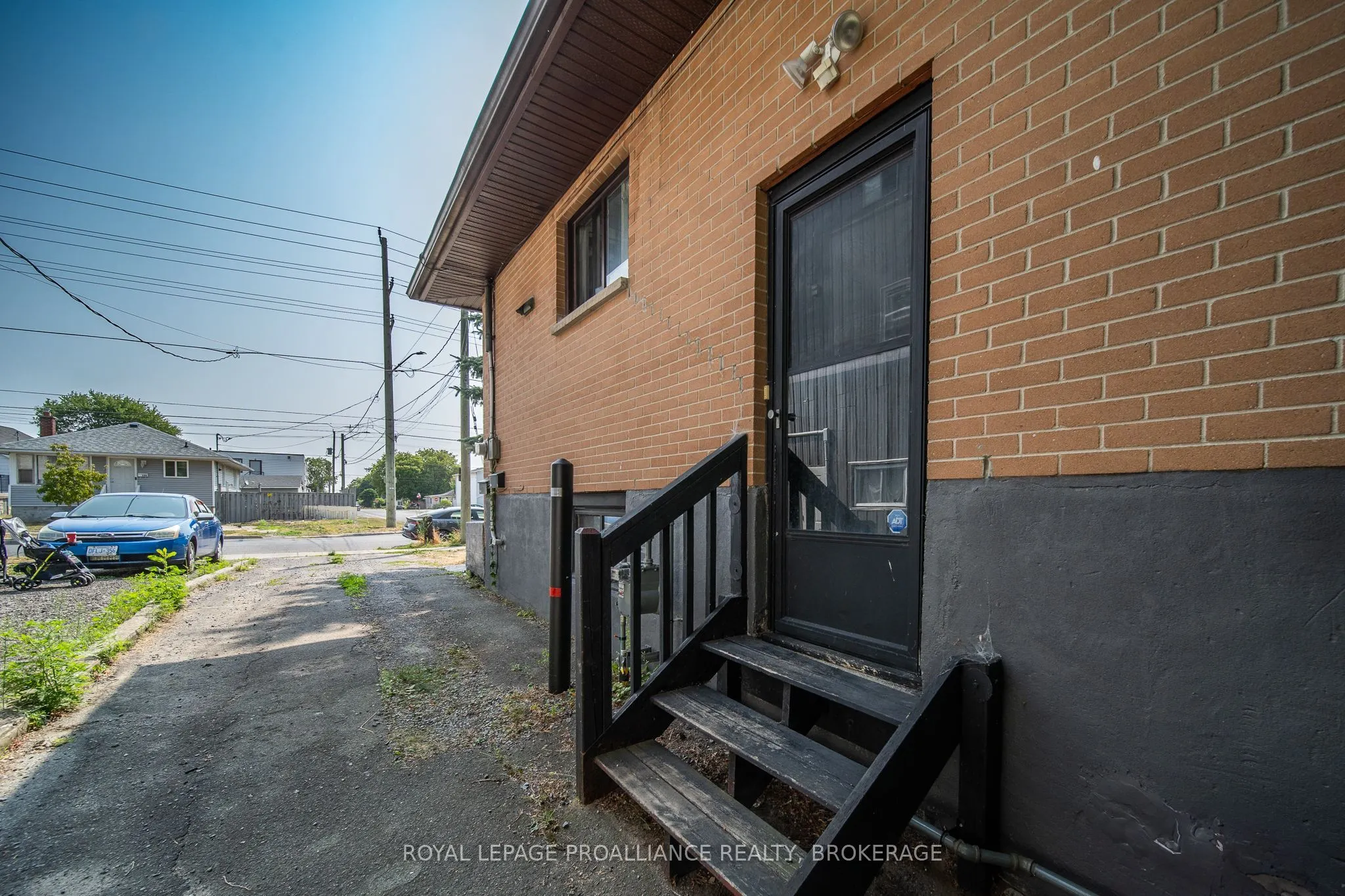 590 Macdonnell Street
