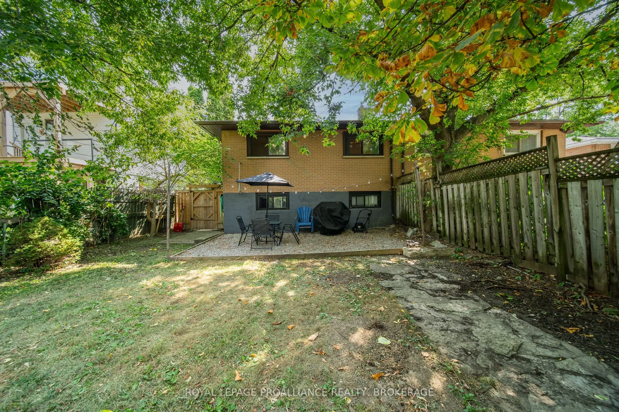 590 Macdonnell Street