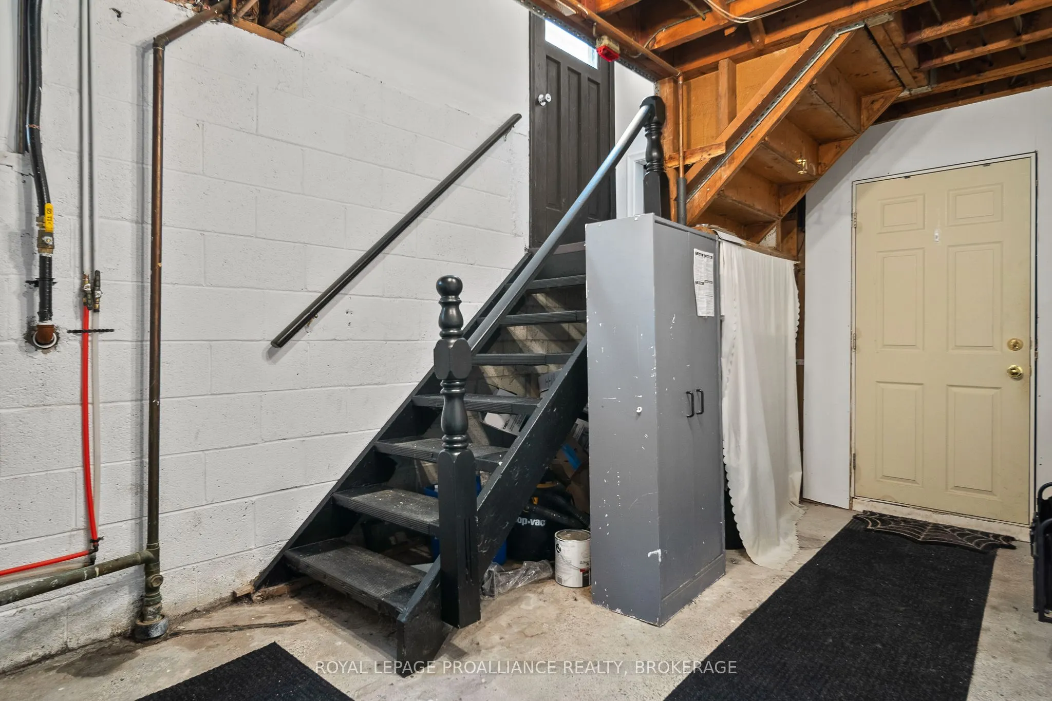 590 Macdonnell Street