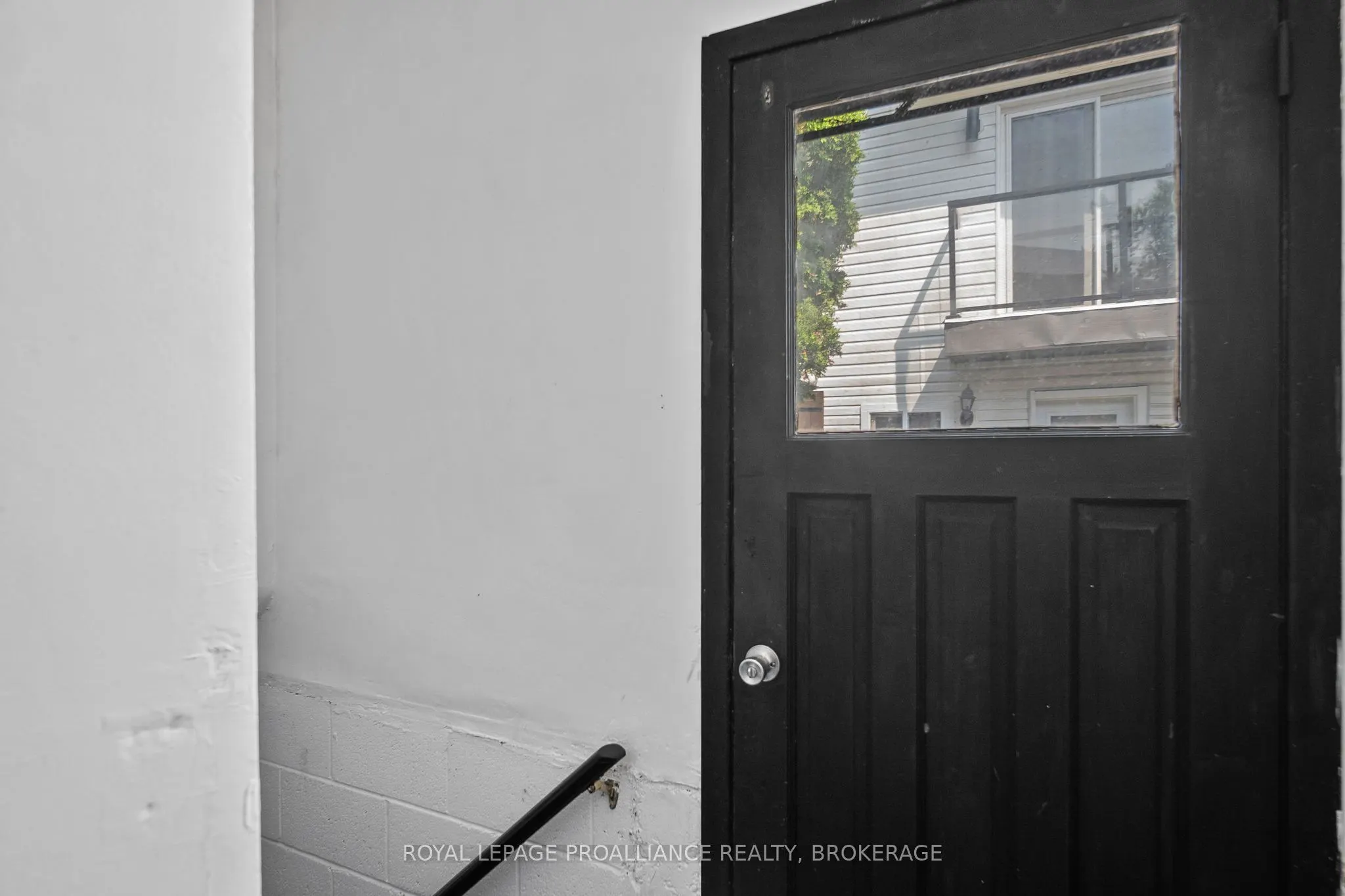 590 Macdonnell Street