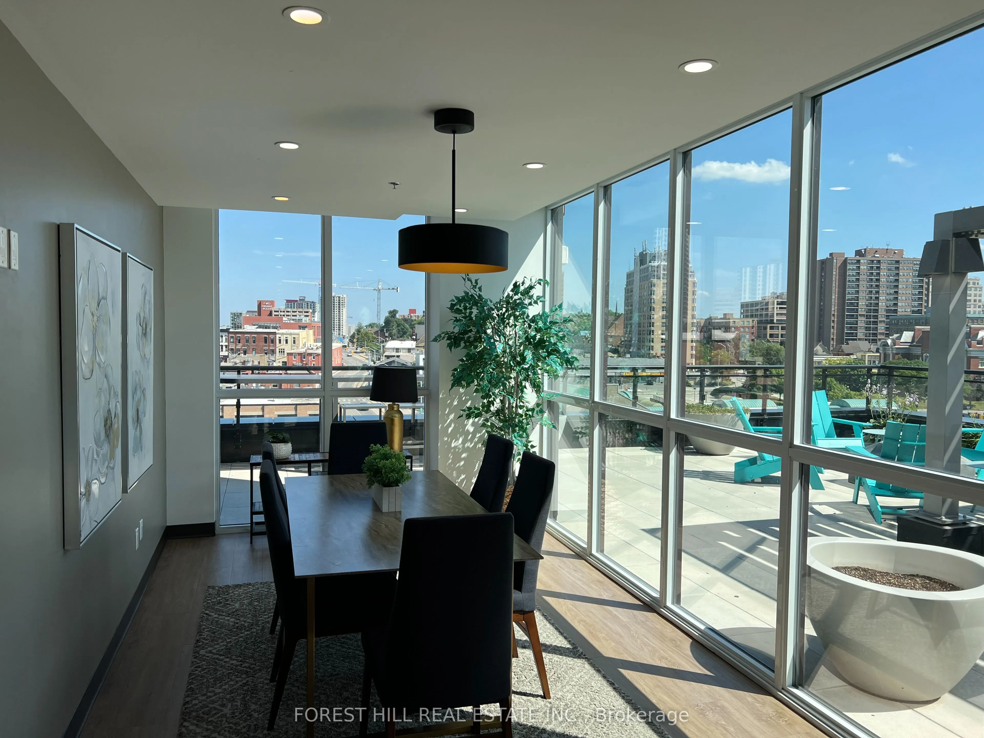 60 Charles Street W, #602