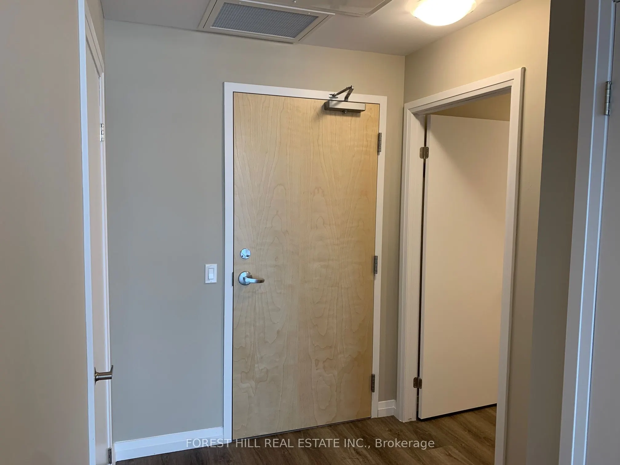 60 Charles Street W, #602