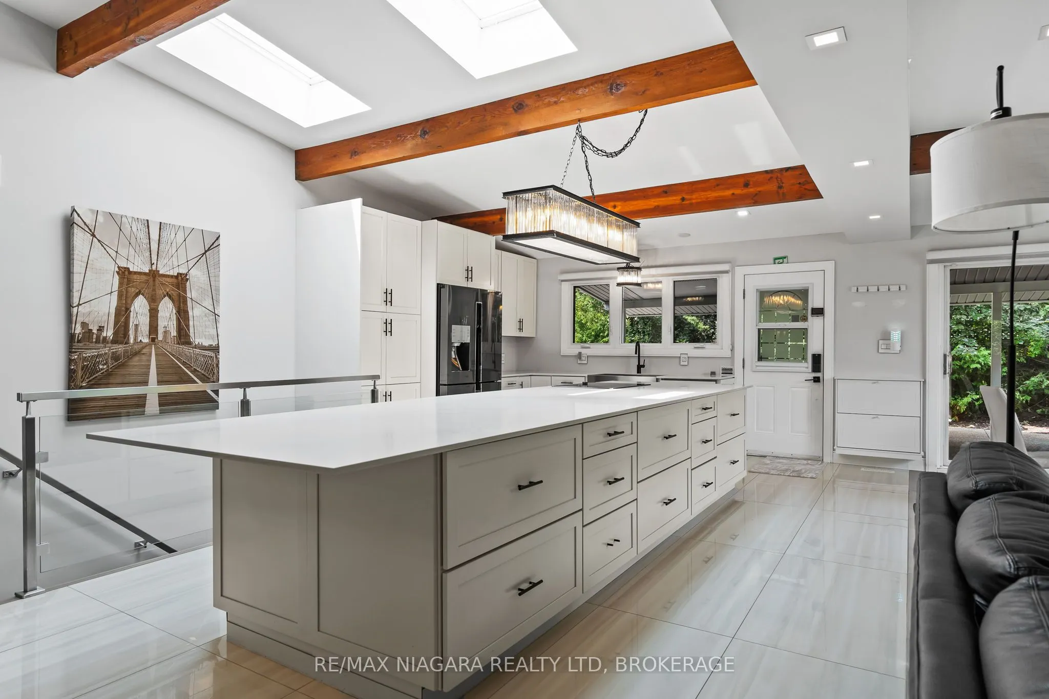 2 Mallette Crescent
