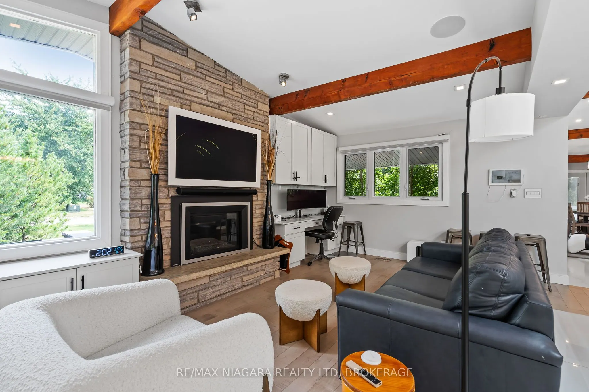 2 Mallette Crescent
