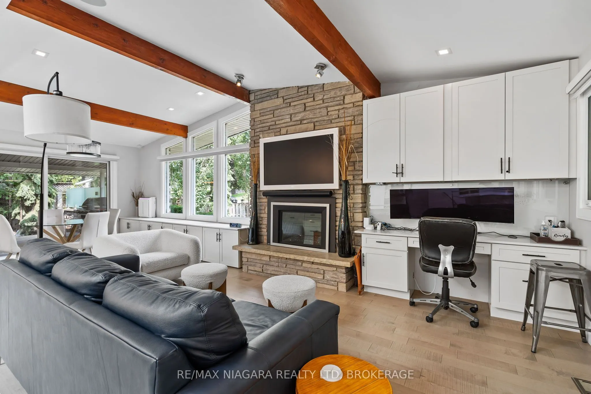 2 Mallette Crescent