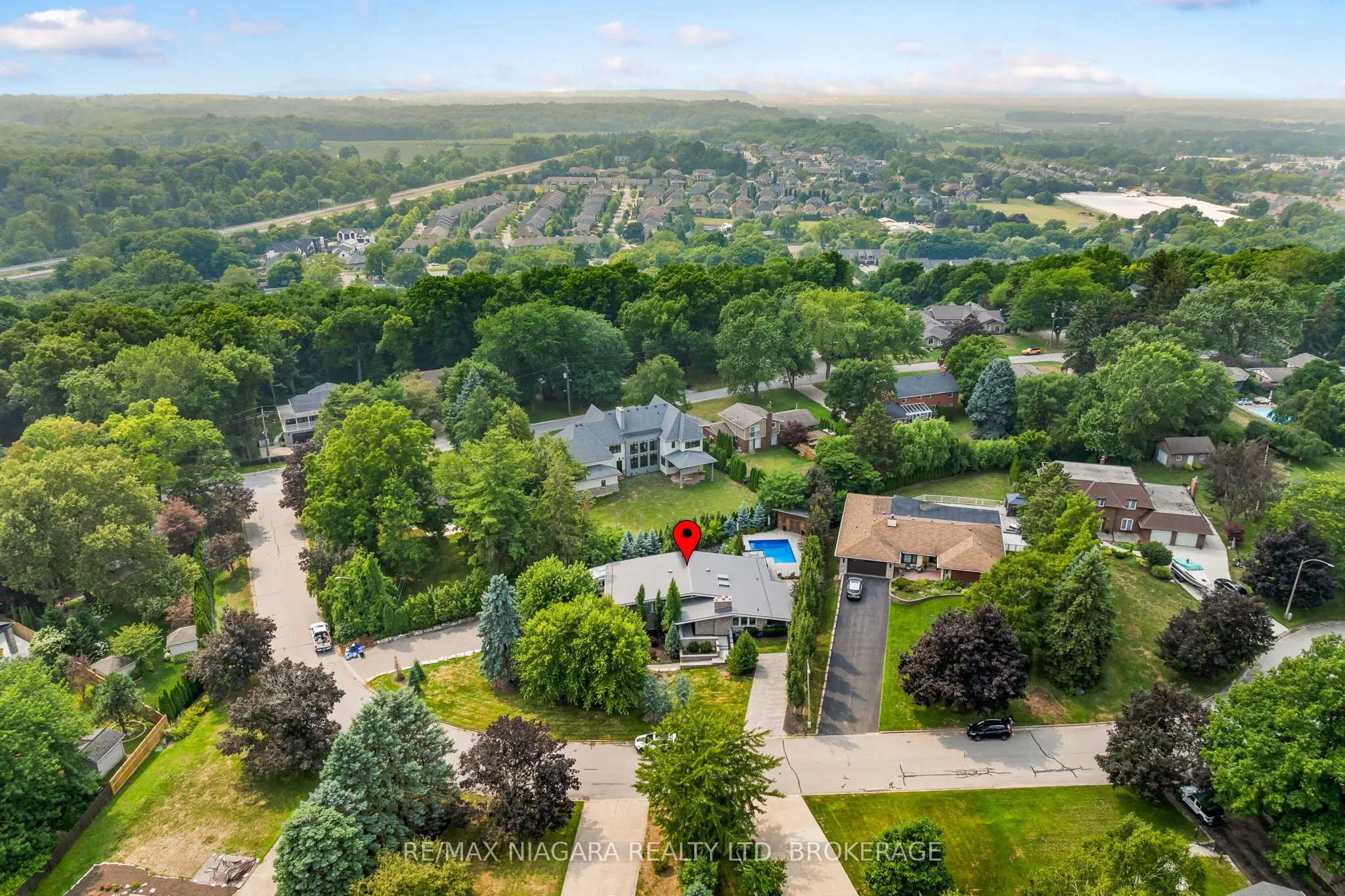 2 Mallette Crescent