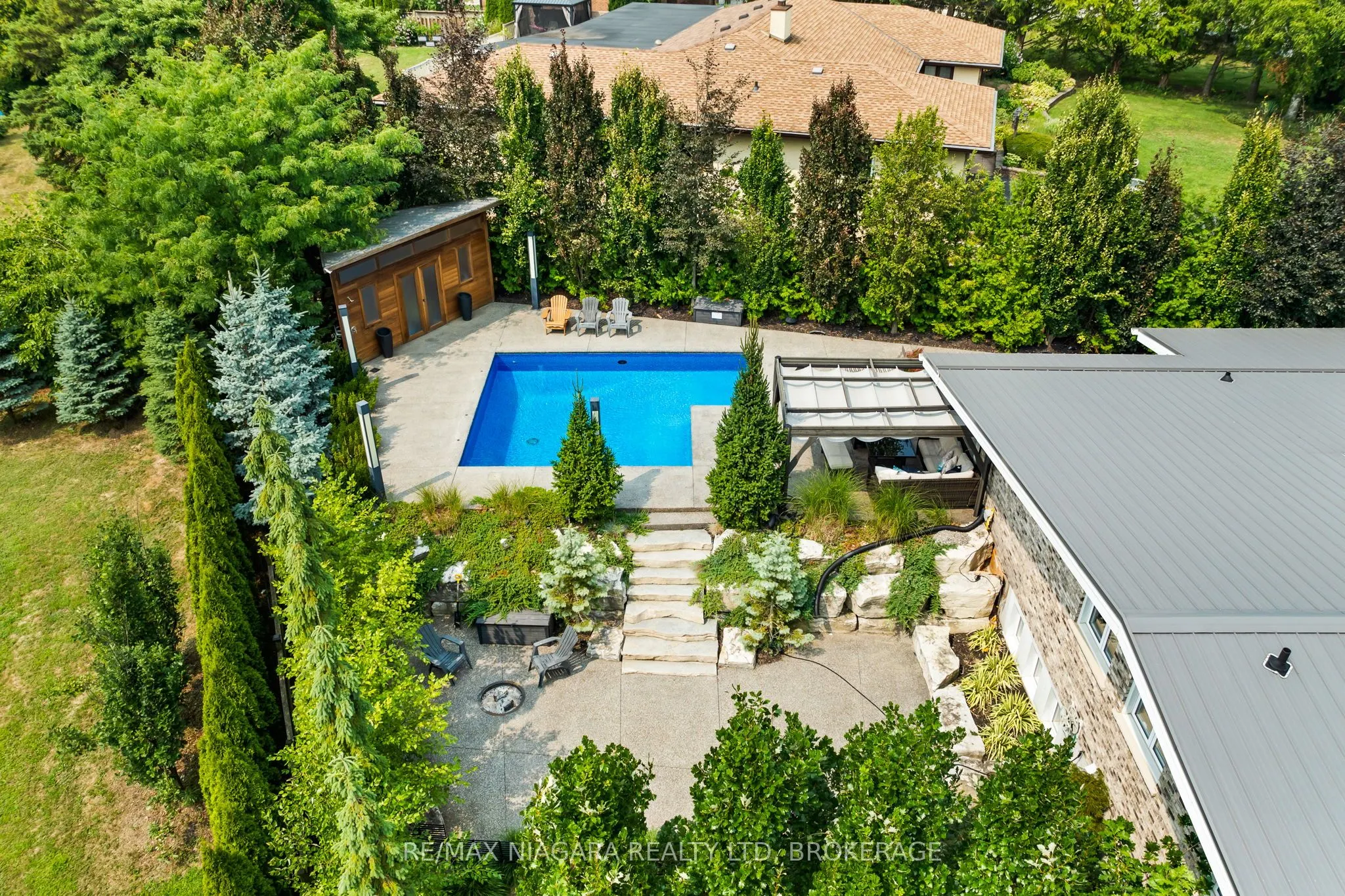 2 Mallette Crescent
