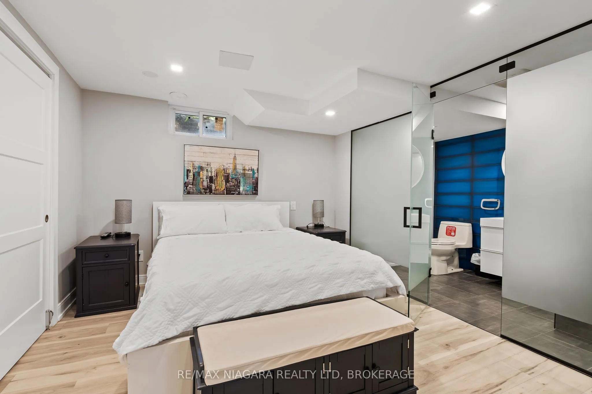 2 Mallette Crescent