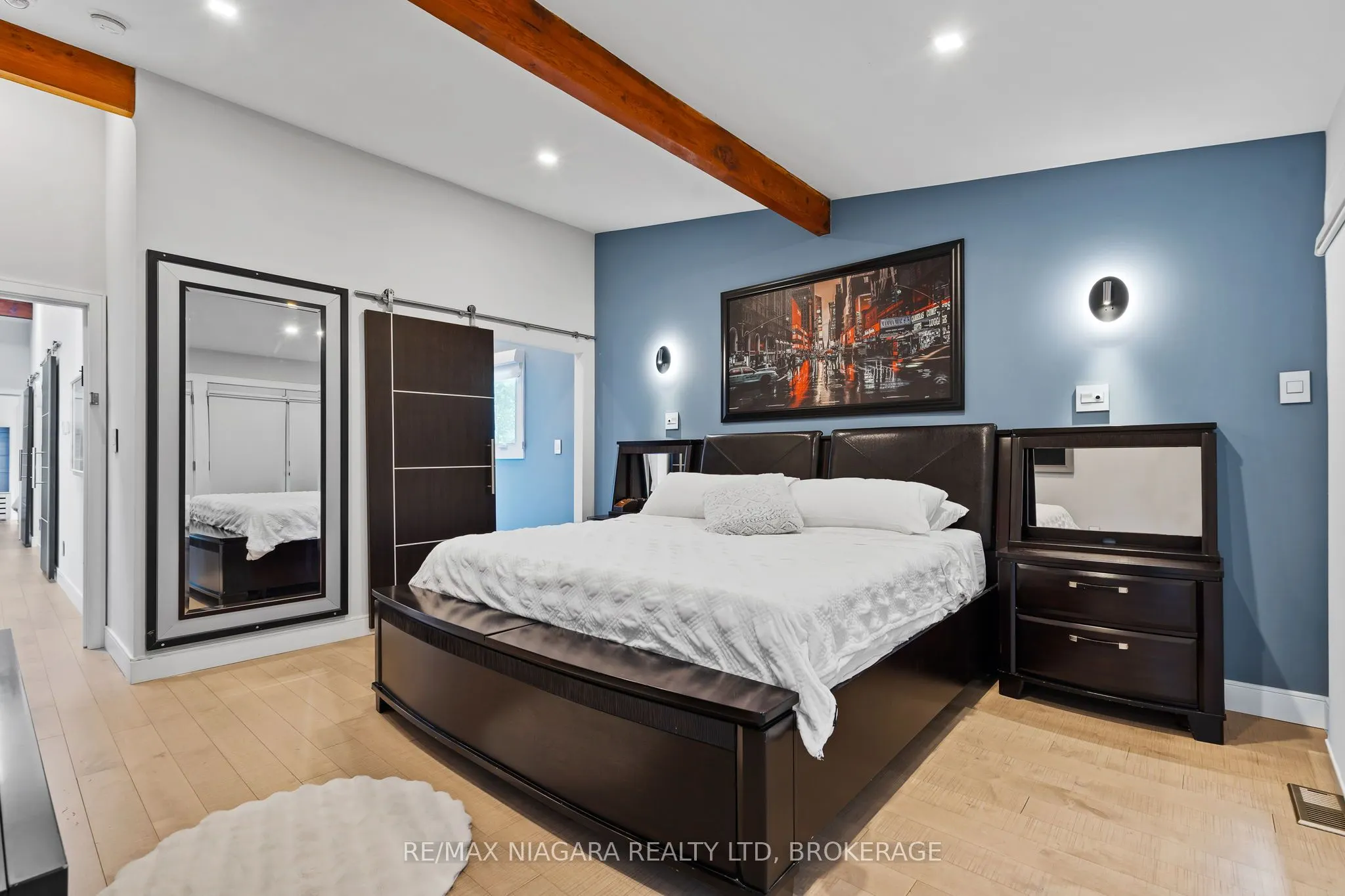 2 Mallette Crescent