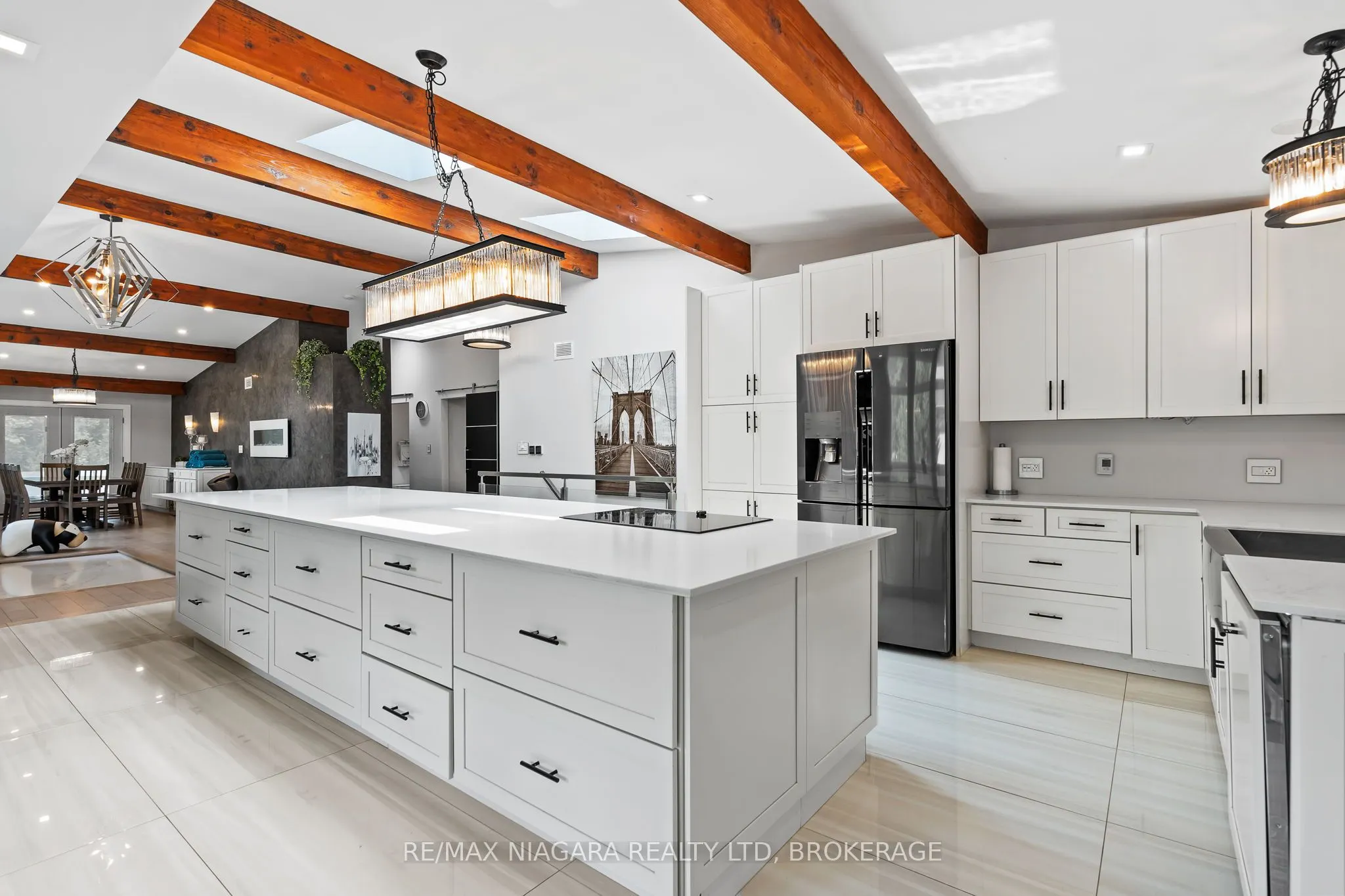 2 Mallette Crescent