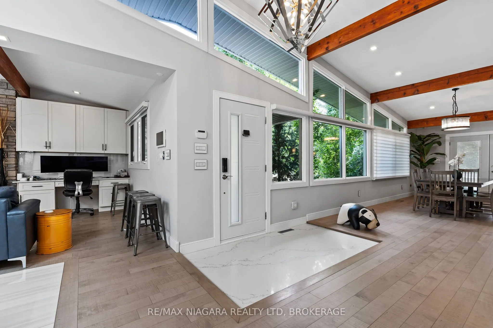 2 Mallette Crescent