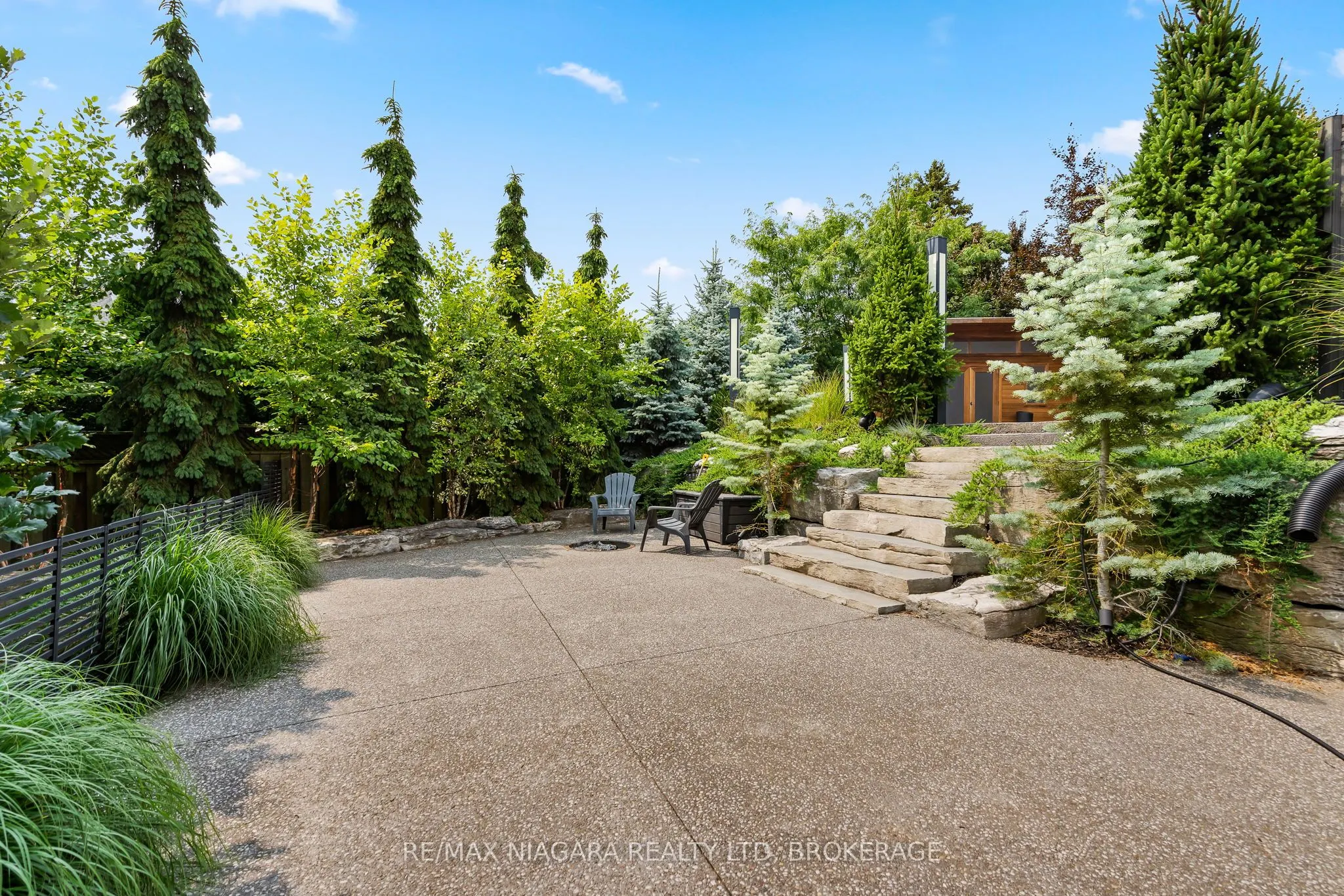 2 Mallette Crescent
