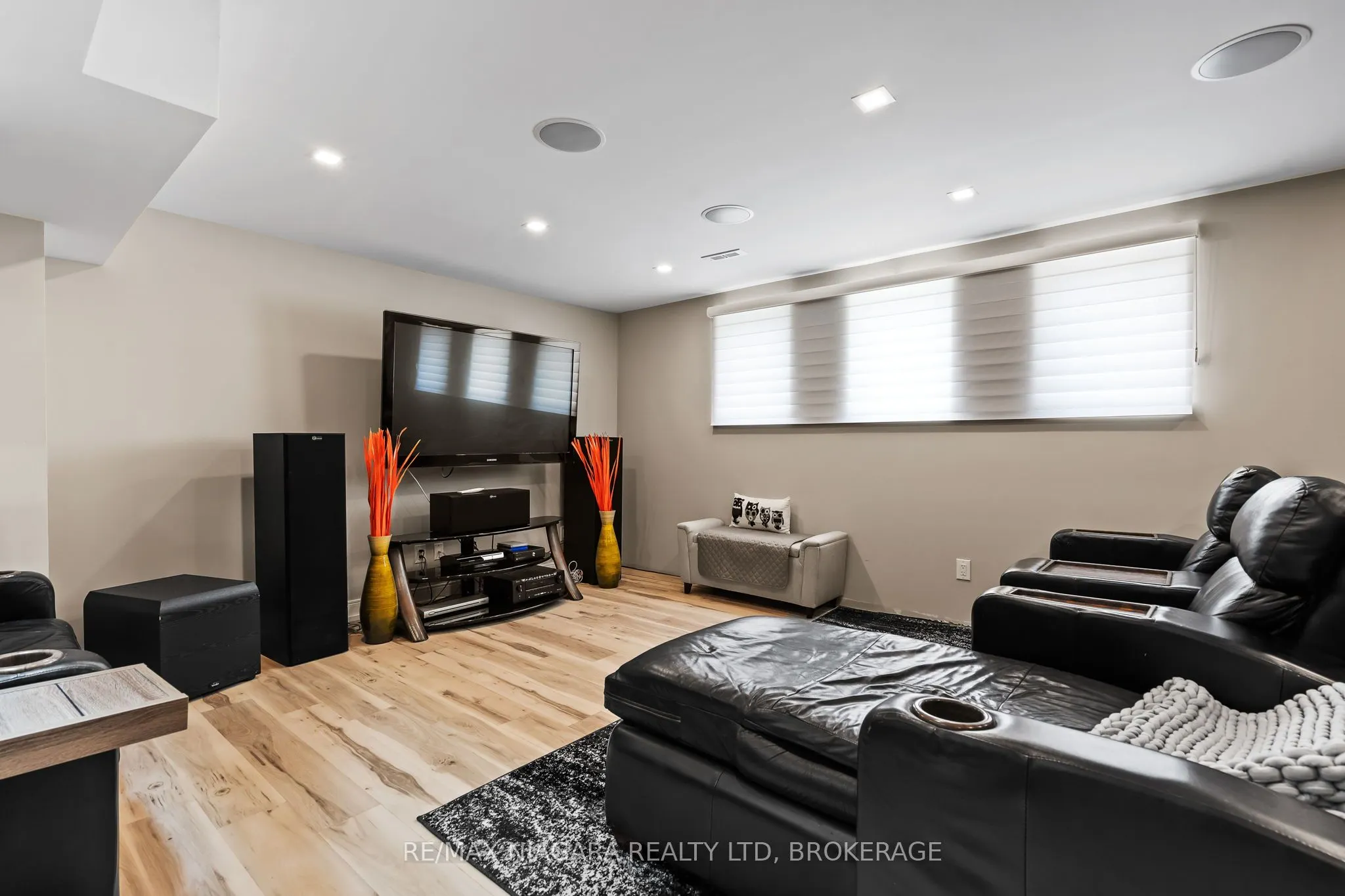2 Mallette Crescent
