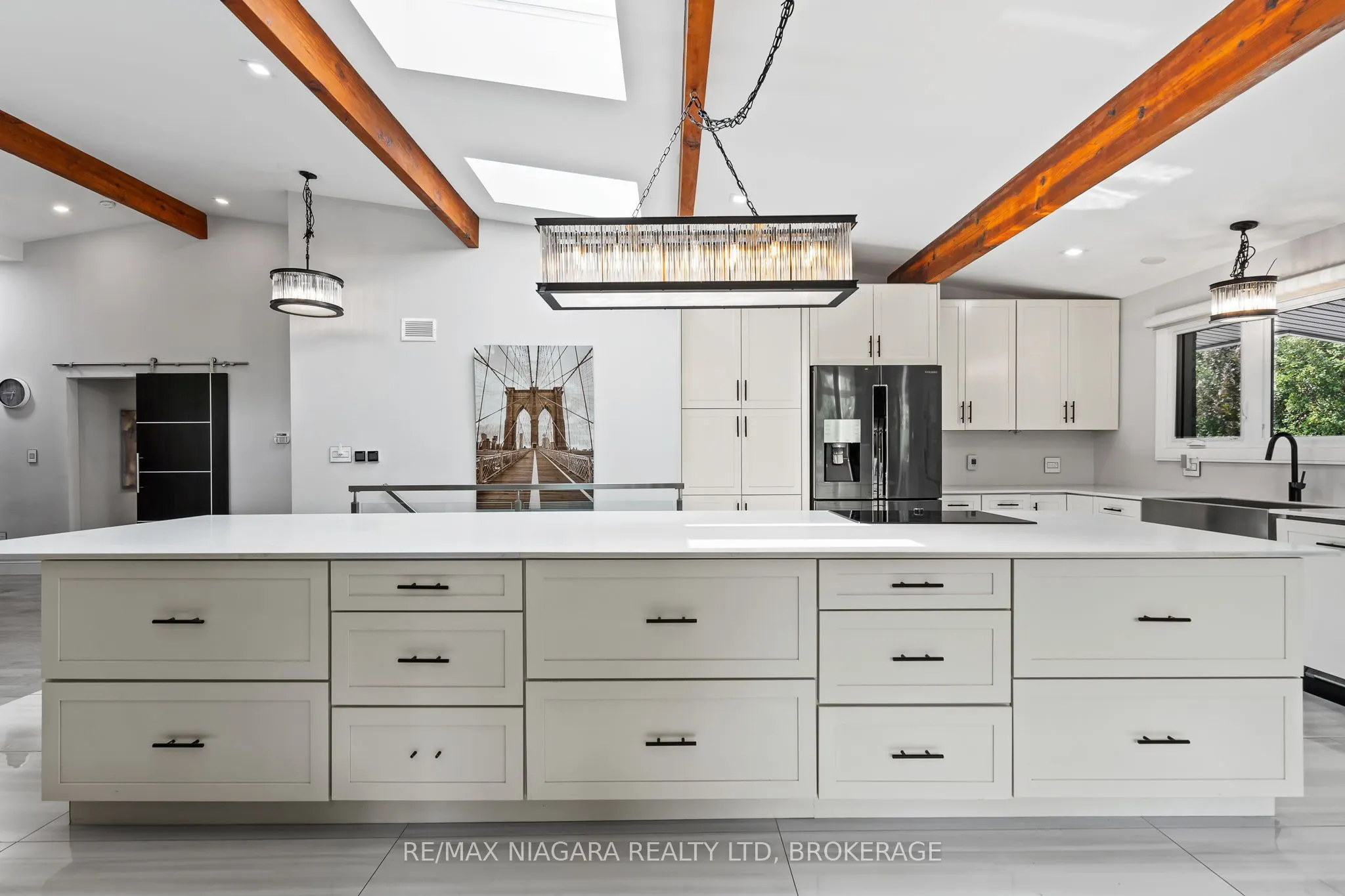 2 Mallette Crescent