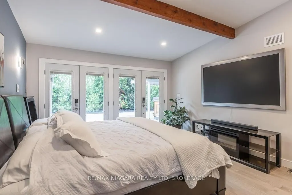 2 Mallette Crescent