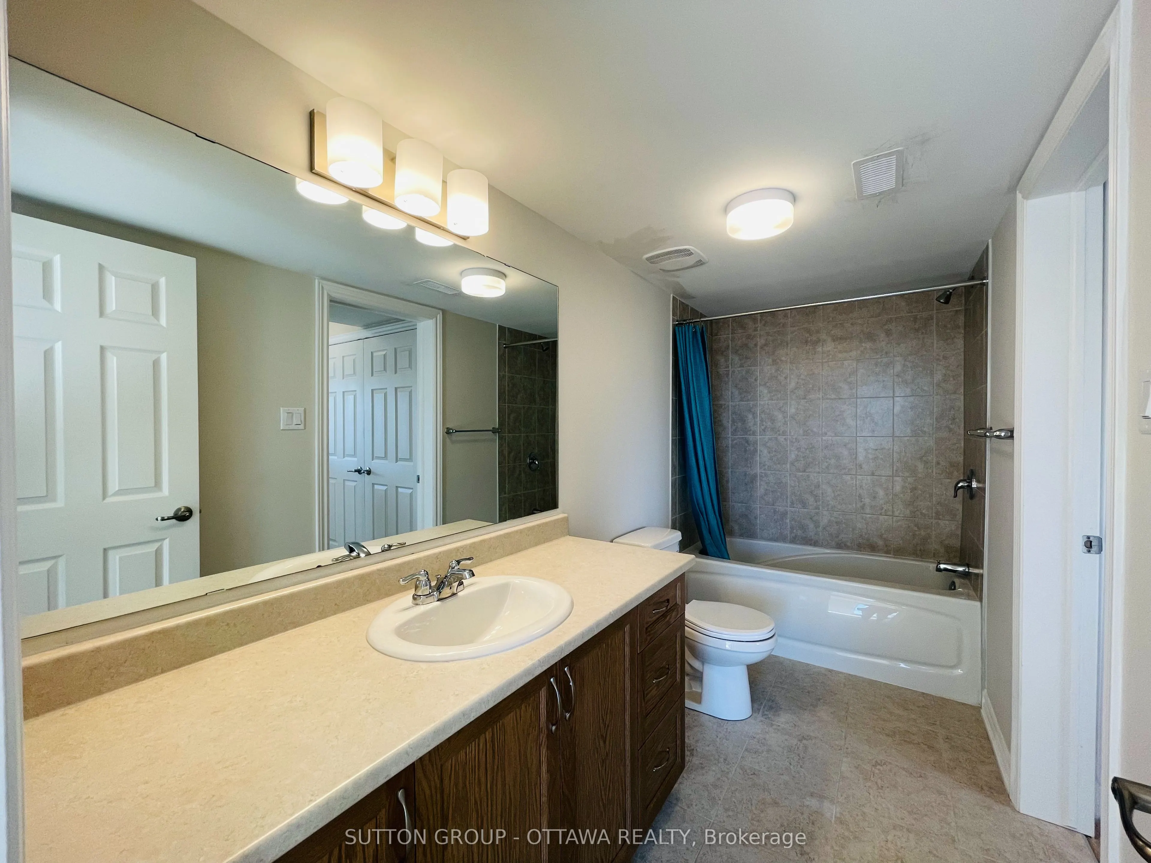 126 Michael Stoqua Street, #10