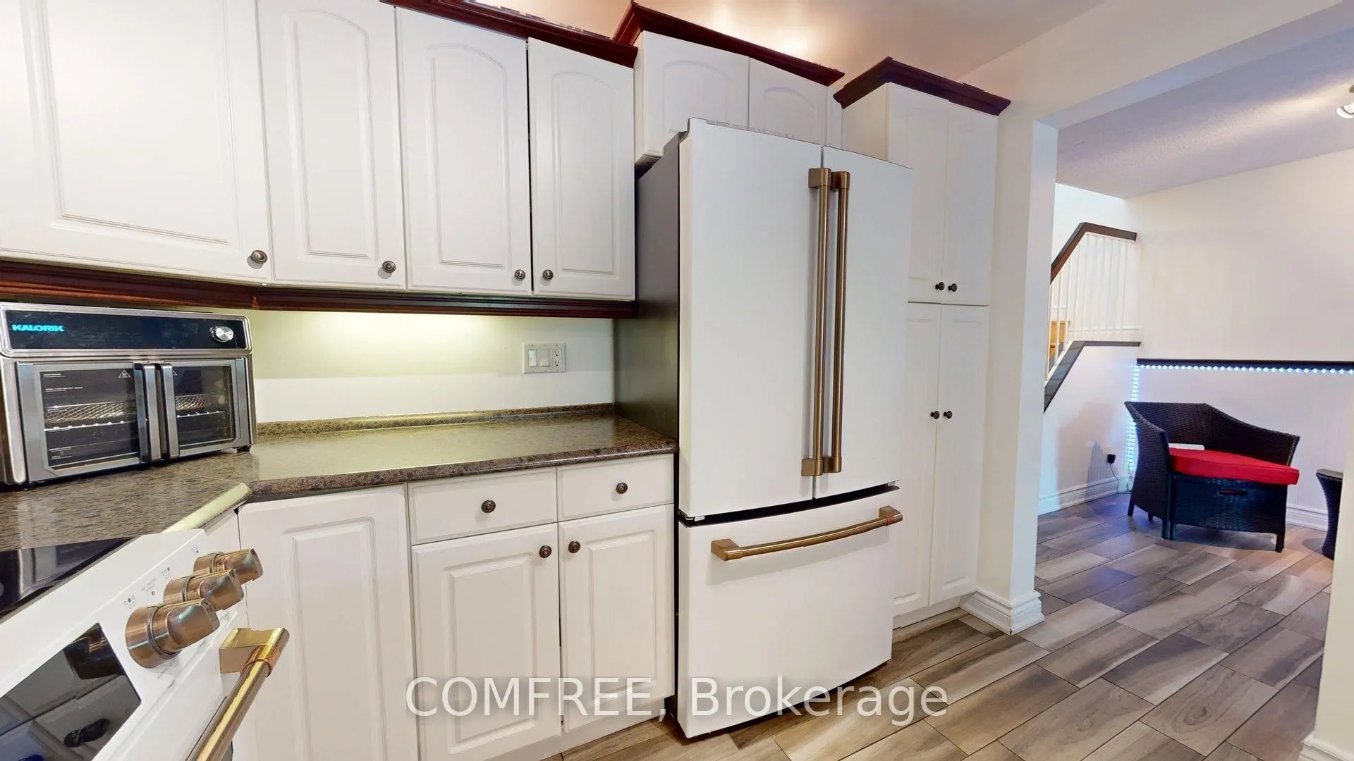 1145 D'erable Place, #100