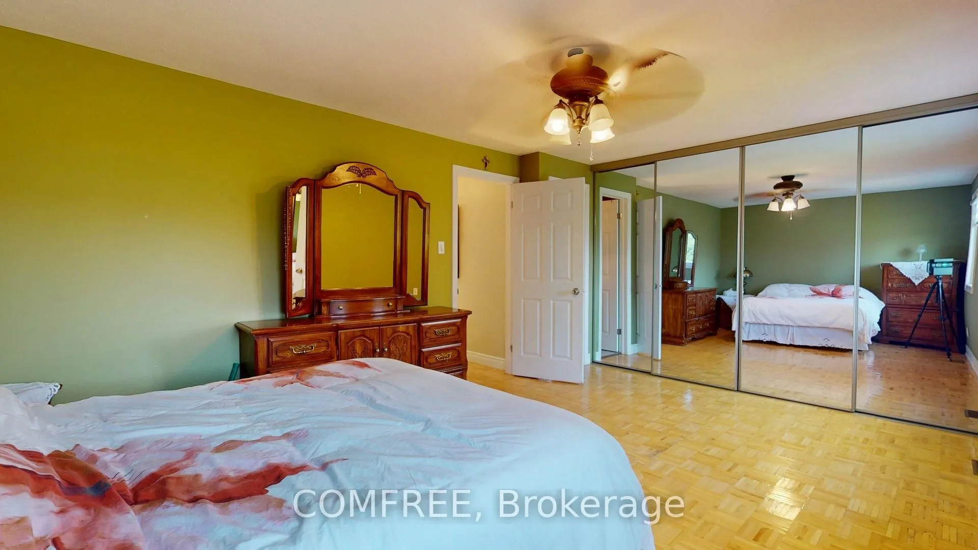 1145 D'erable Place, #100