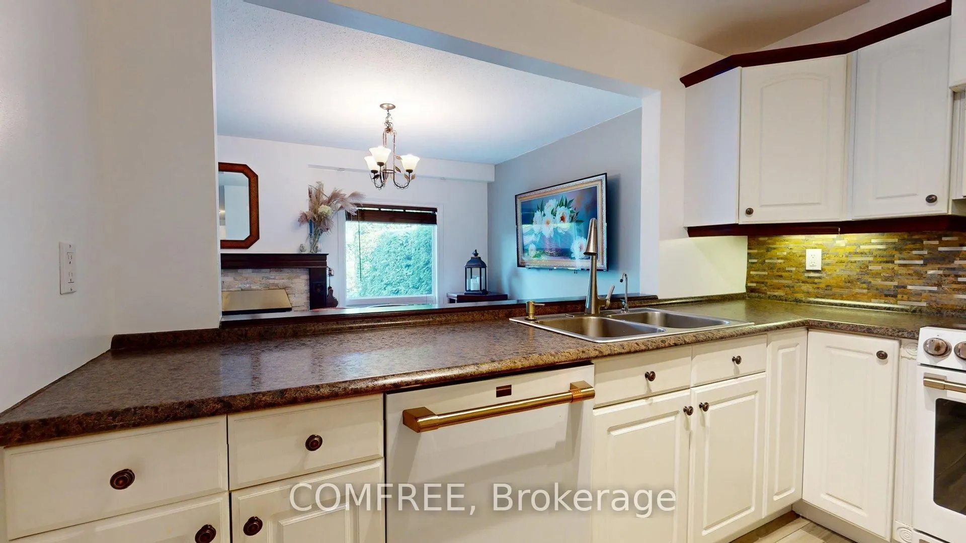 1145 D'erable Place, #100