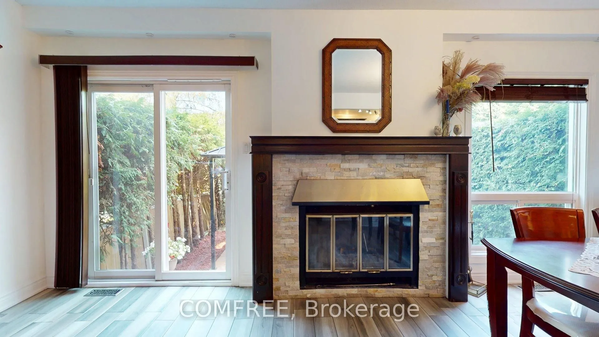 1145 D'erable Place, #100