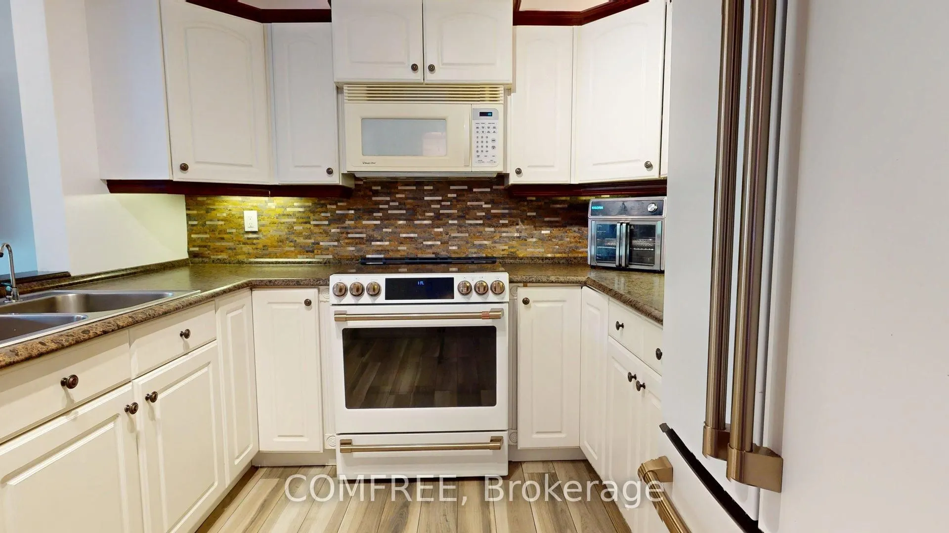 1145 D'erable Place, #100