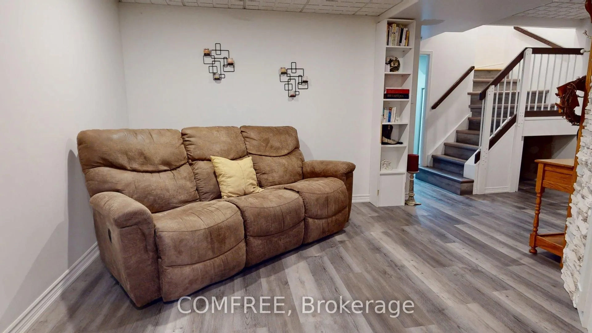 1145 D'erable Place, #100